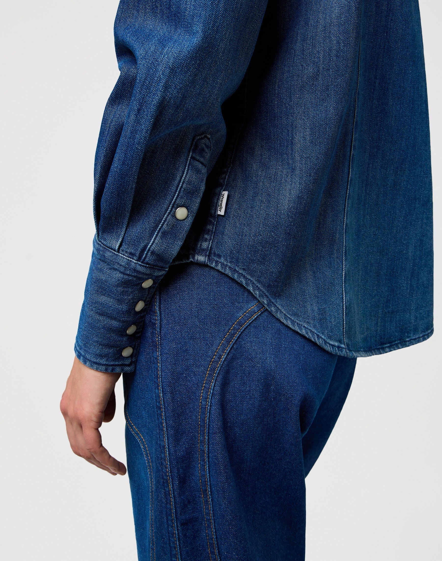 Yoke Denim Shirt in Sparkle Blue Hemden Wrangler