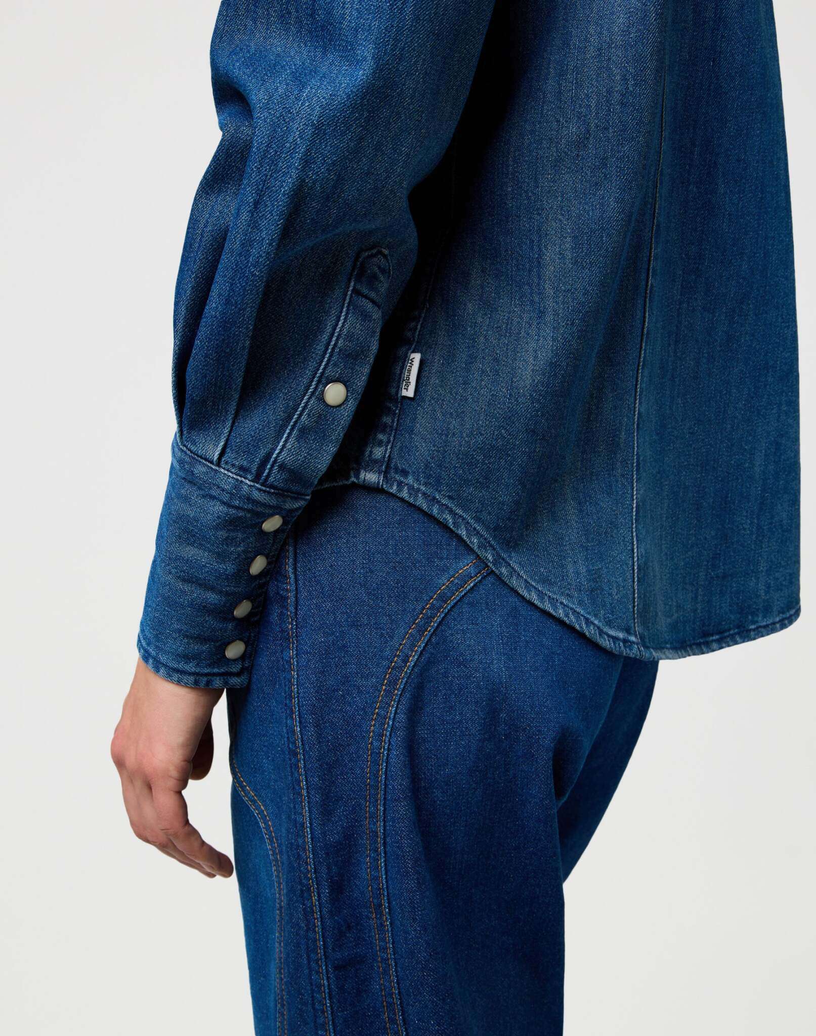 Yoke Denim Shirt in Sparkle Blue Hemden Wrangler