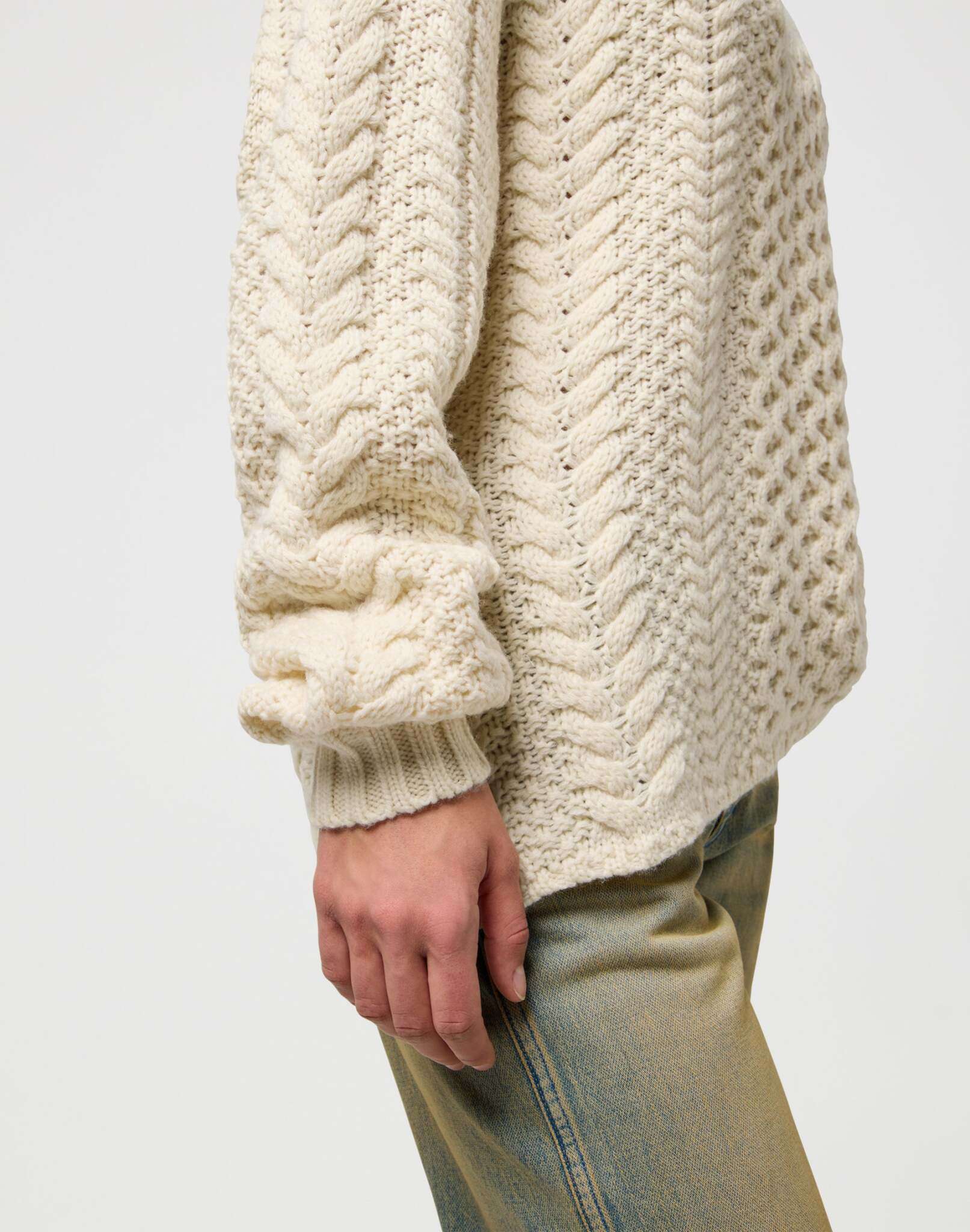 V Neck Cable Knit in Ivory Pullover Wrangler