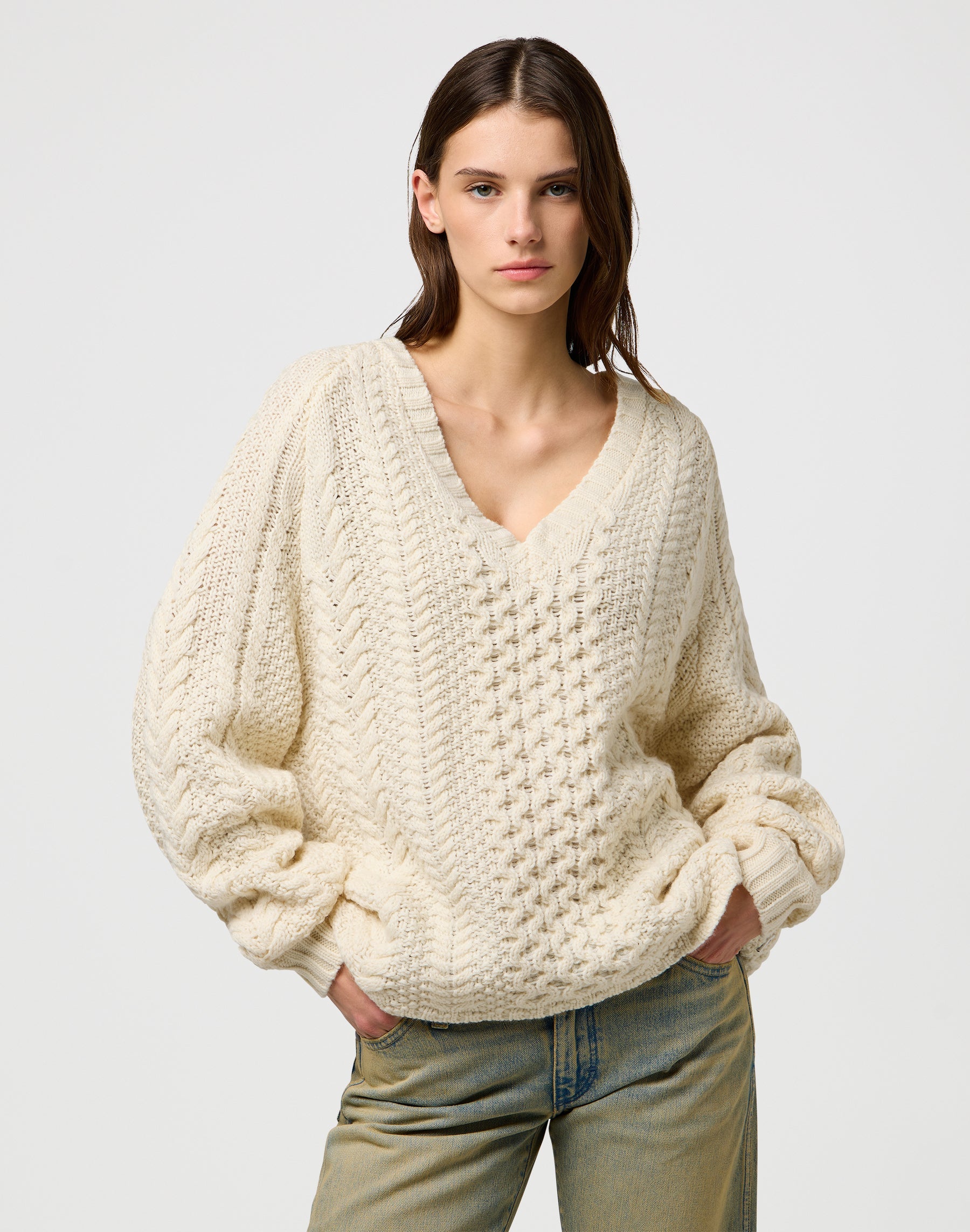 V Neck Cable Knit in Ivory Pullover Wrangler