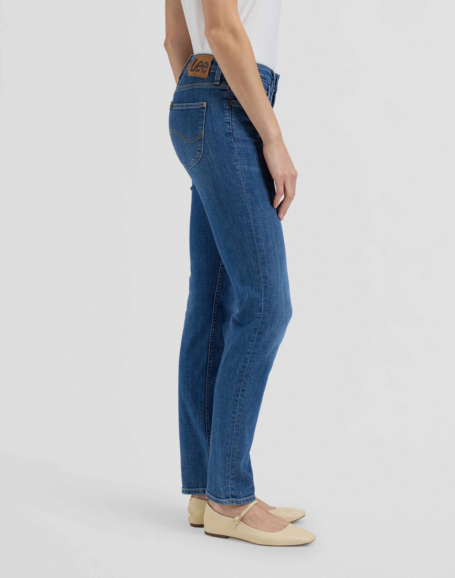 Elly in Hidden Lagoon Jeans Lee
