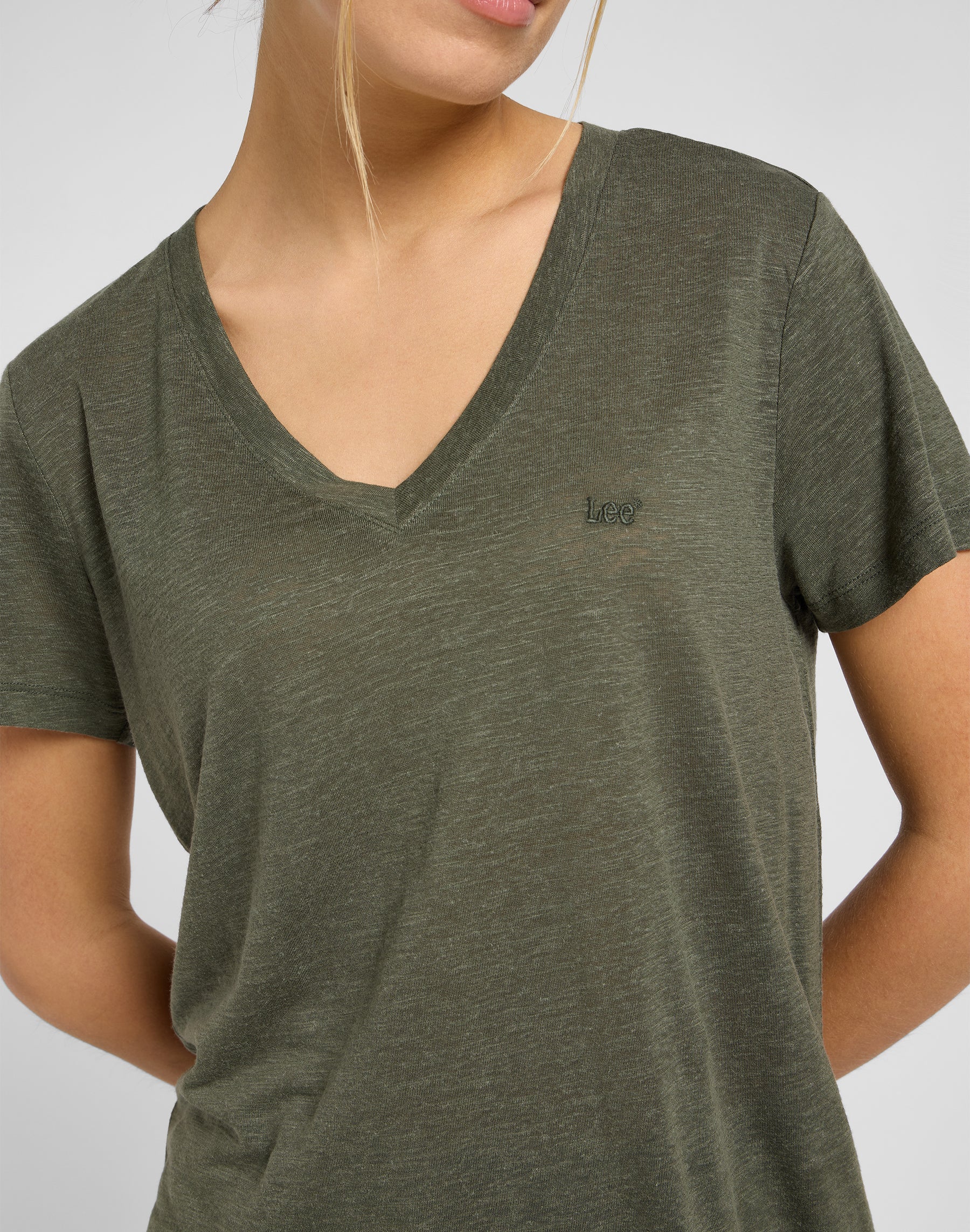 V Neck Tee in Oak Moss T-Shirts Lee