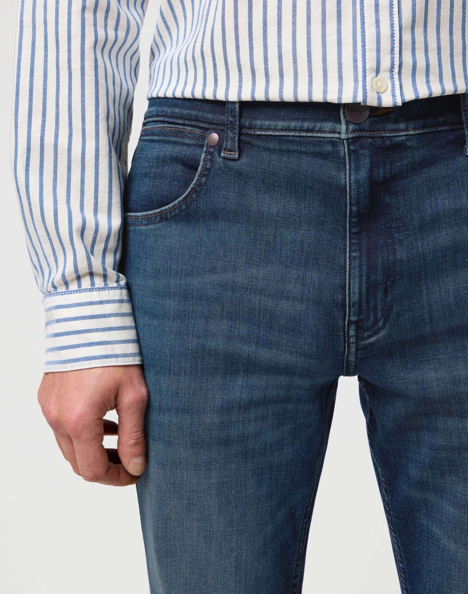 Greensboro in Marine Tint Jeans Wrangler