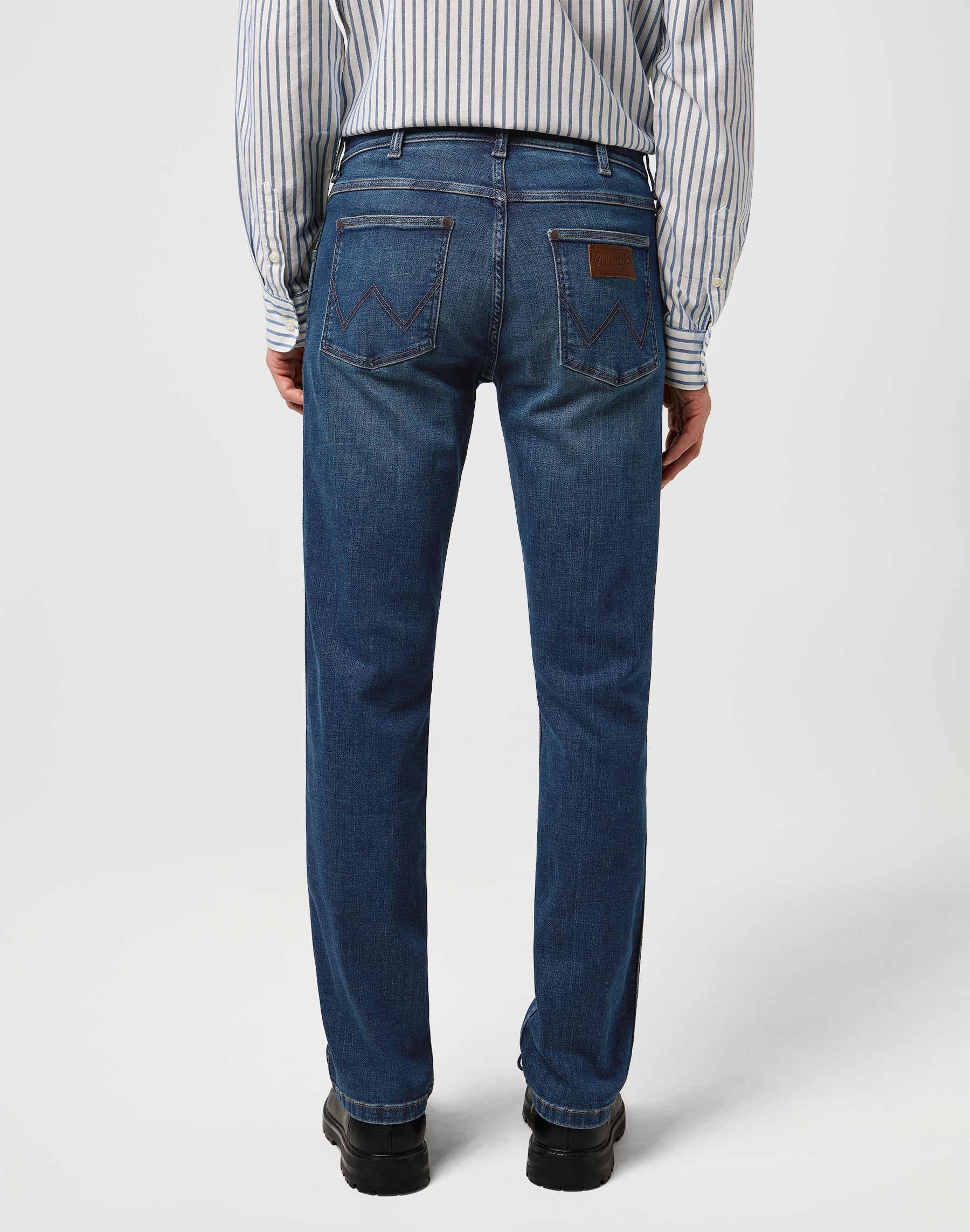 Greensboro in Marine Tint Jeans Wrangler