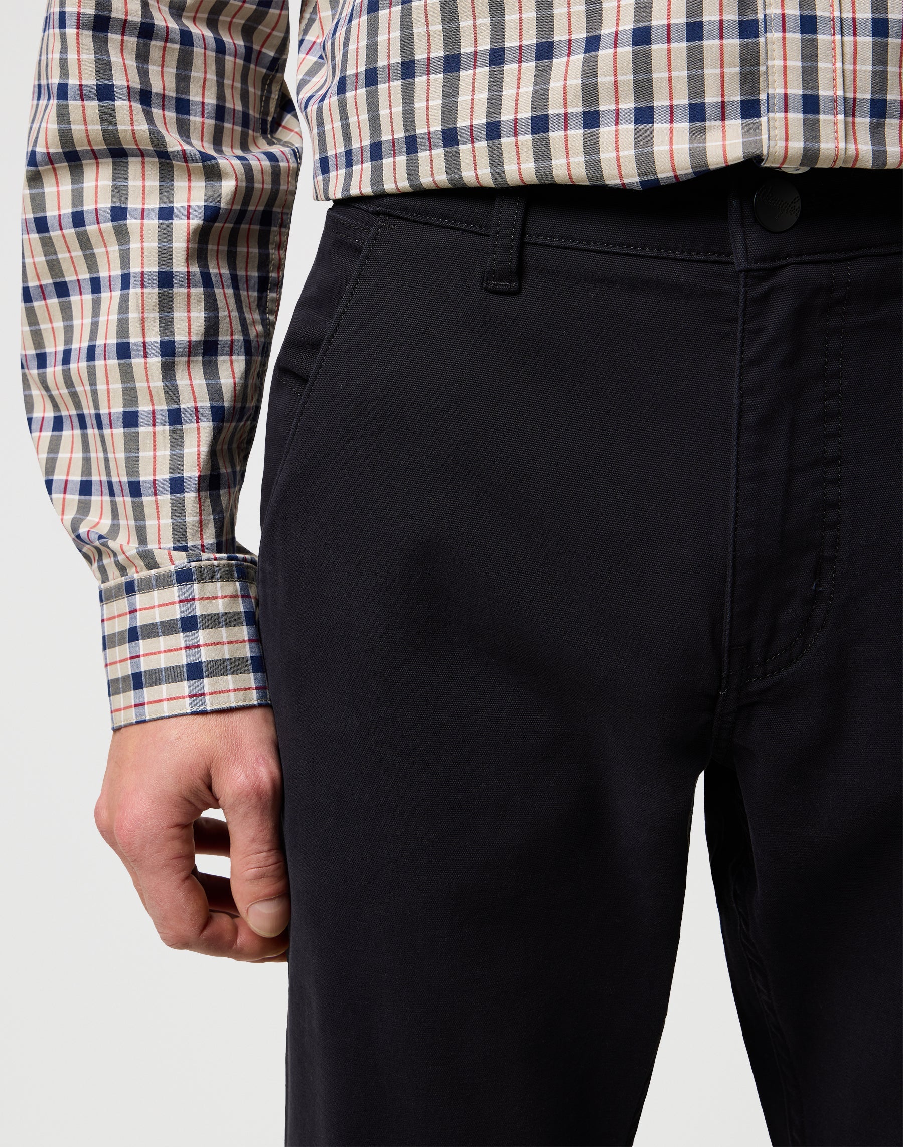 Regular Chino in Black Hosen Wrangler
