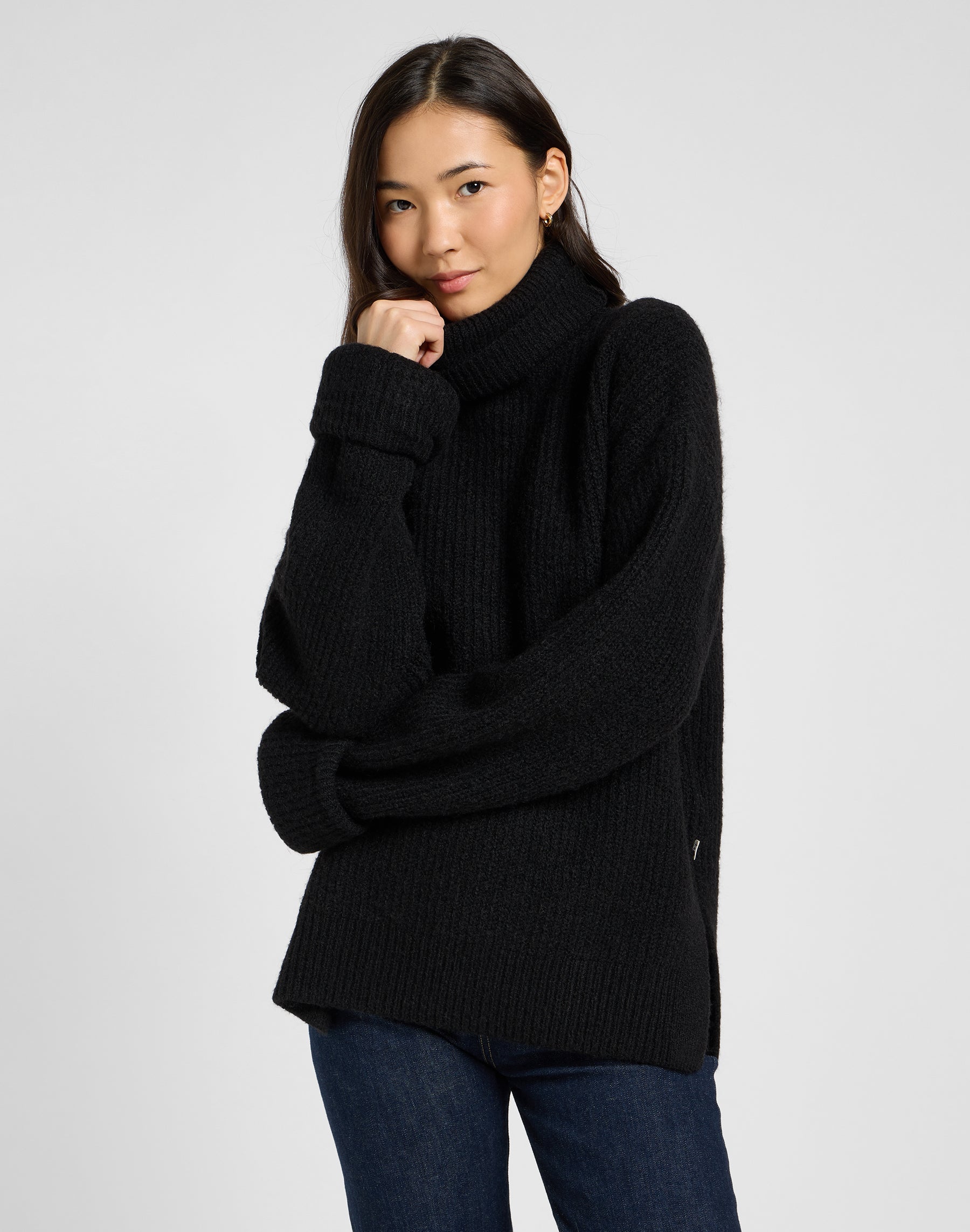 Wide Cuff Turtle Neck in Unionall Black Pullover Lee