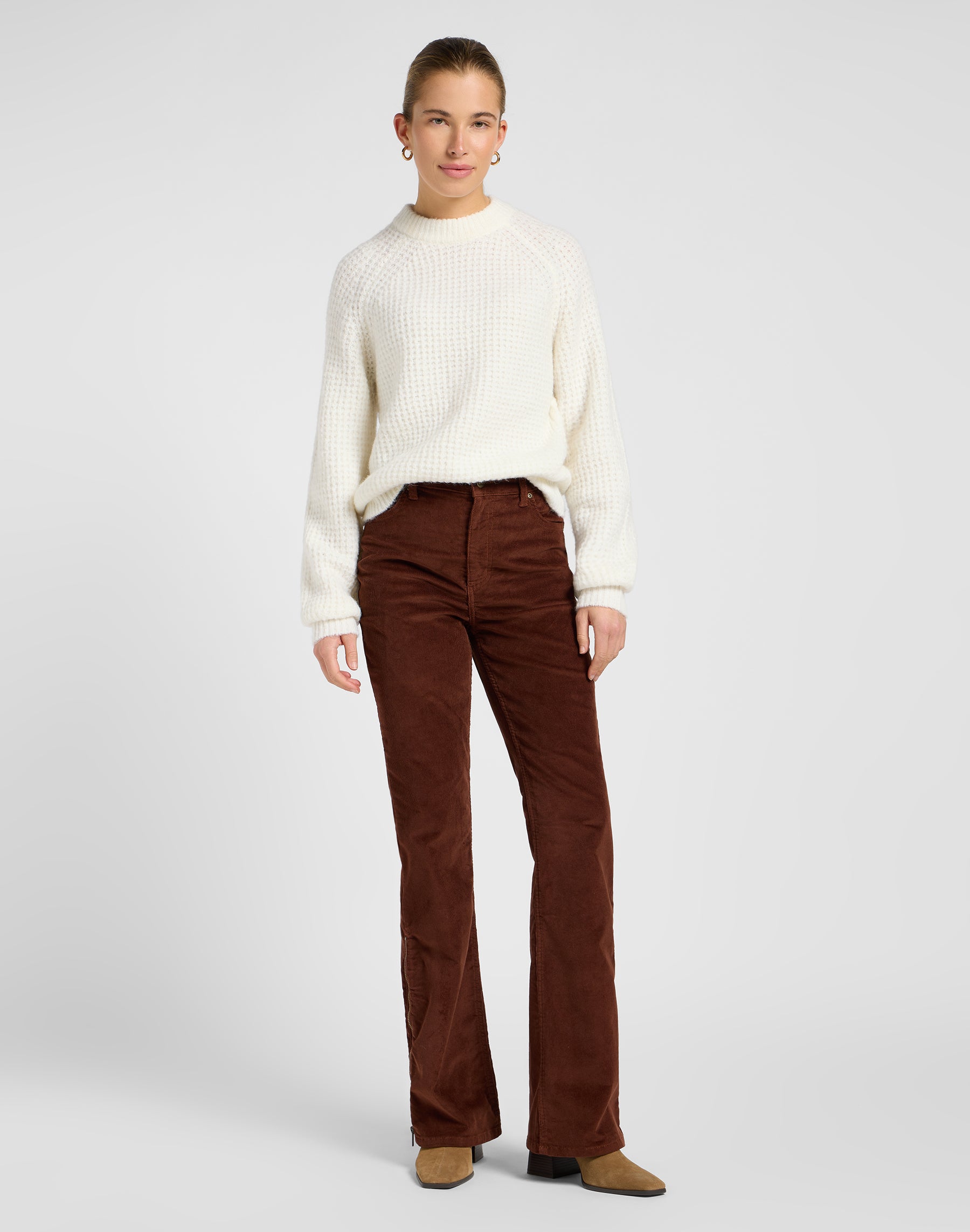 Knit Sweater in Ecru Pullover Lee
