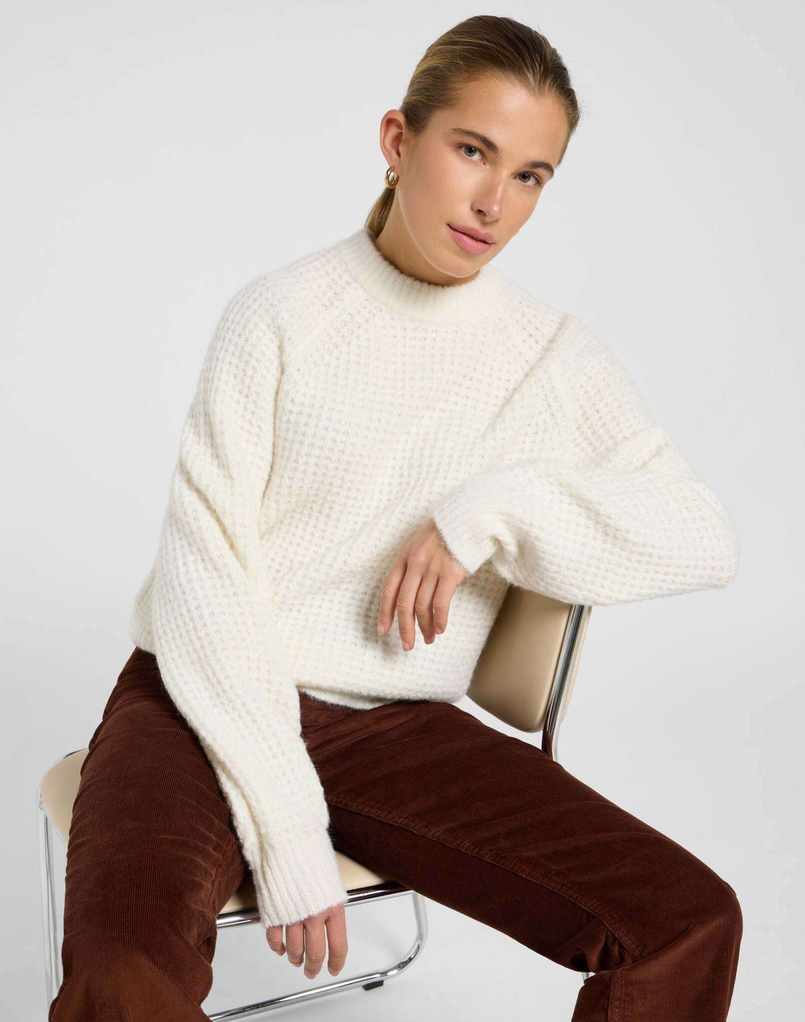Knit Sweater in Ecru Pullover Lee