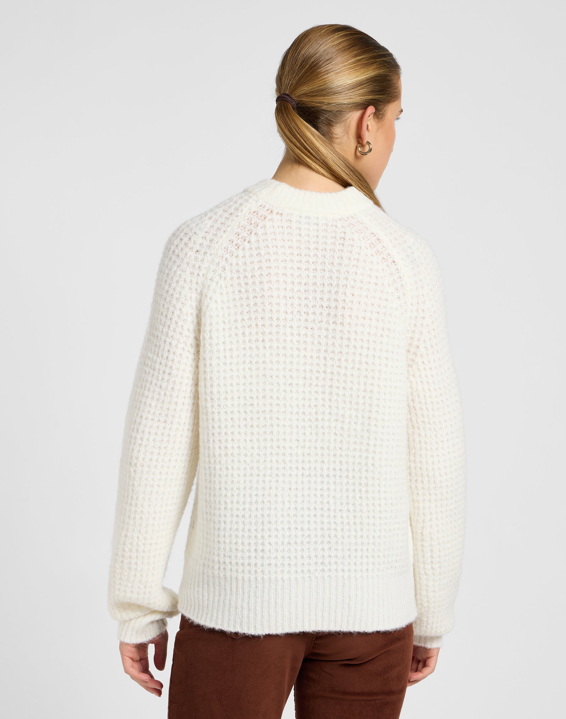 Knit Sweater in Ecru Pullover Lee