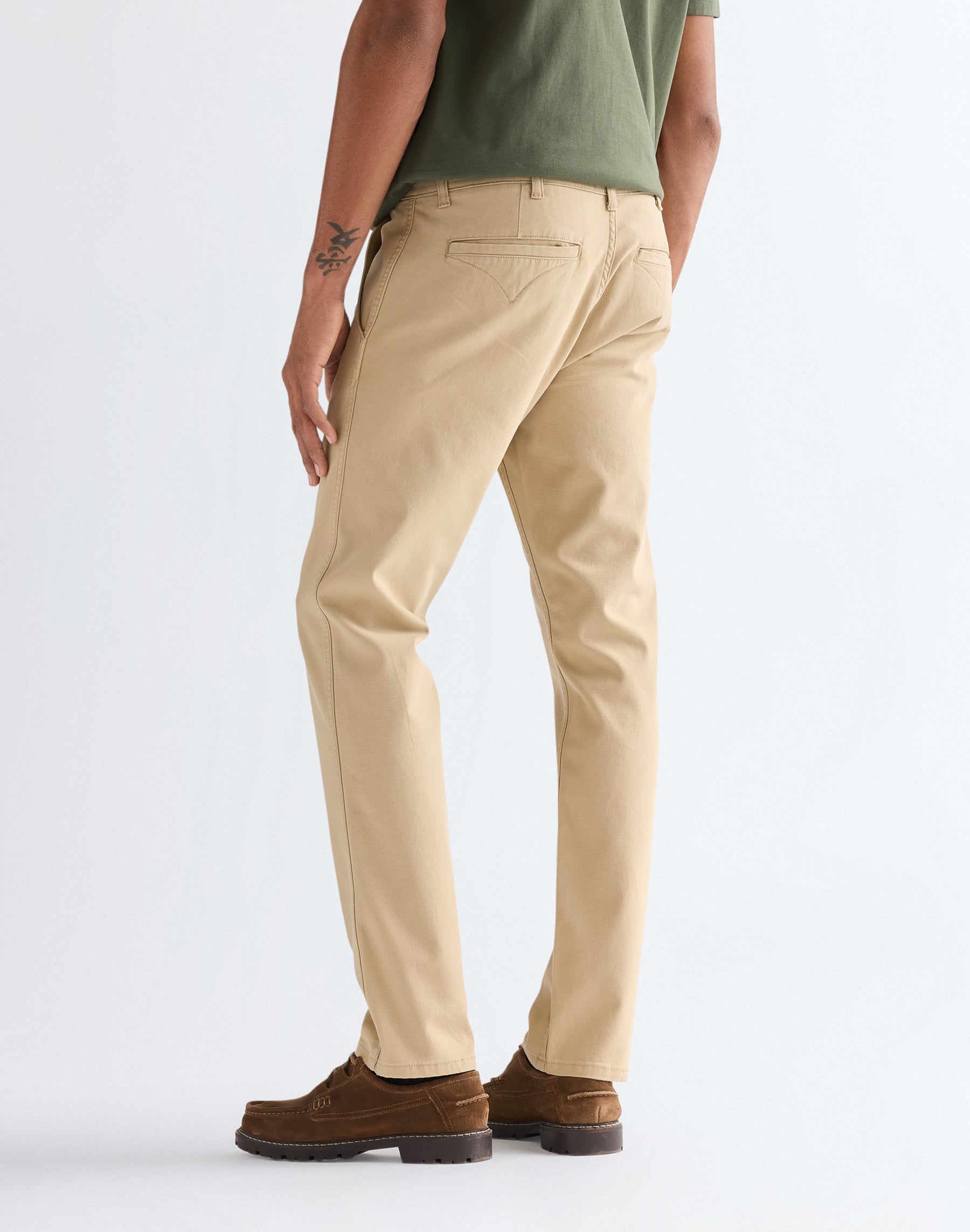 Regular Chino in Cornstalk Hosen Wrangler