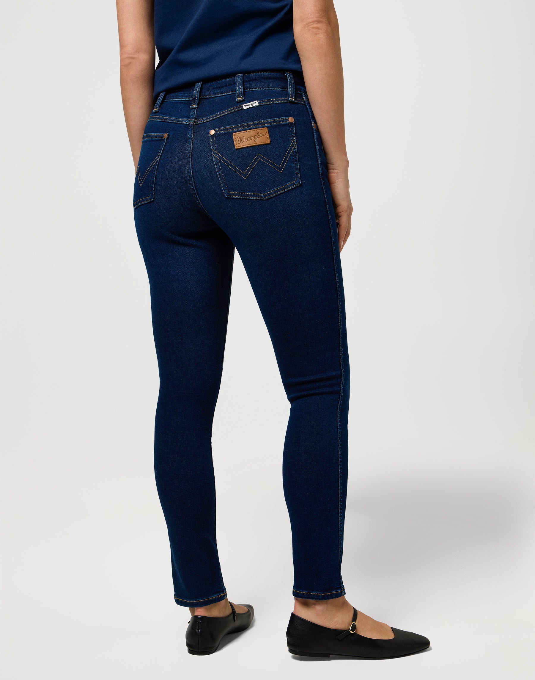 Sienna in Nightshade Jeans Wrangler