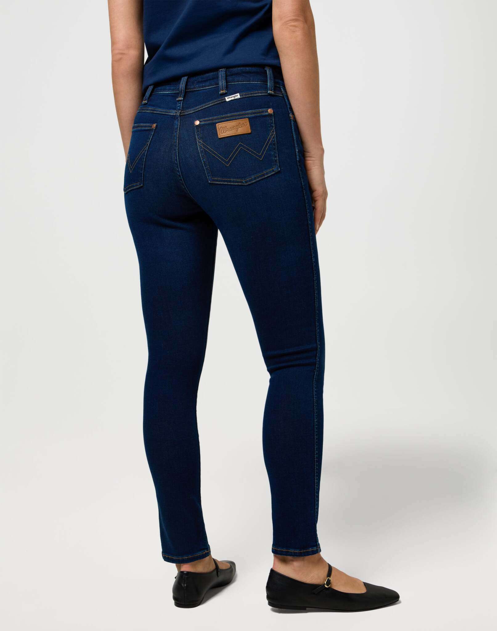Sienna in Nightshade Jeans Wrangler