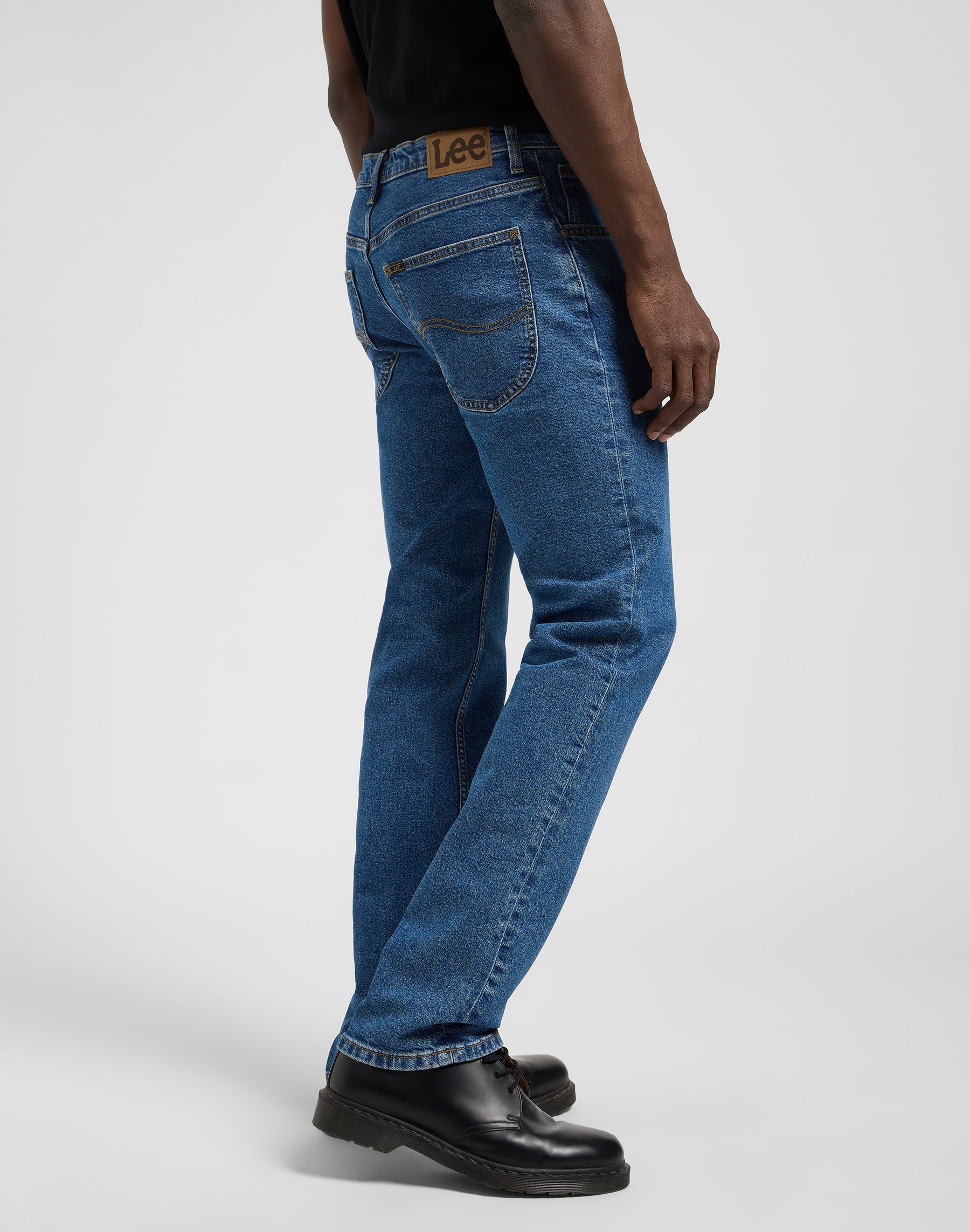 Brooklyn Straight in Belmont Jeans Lee