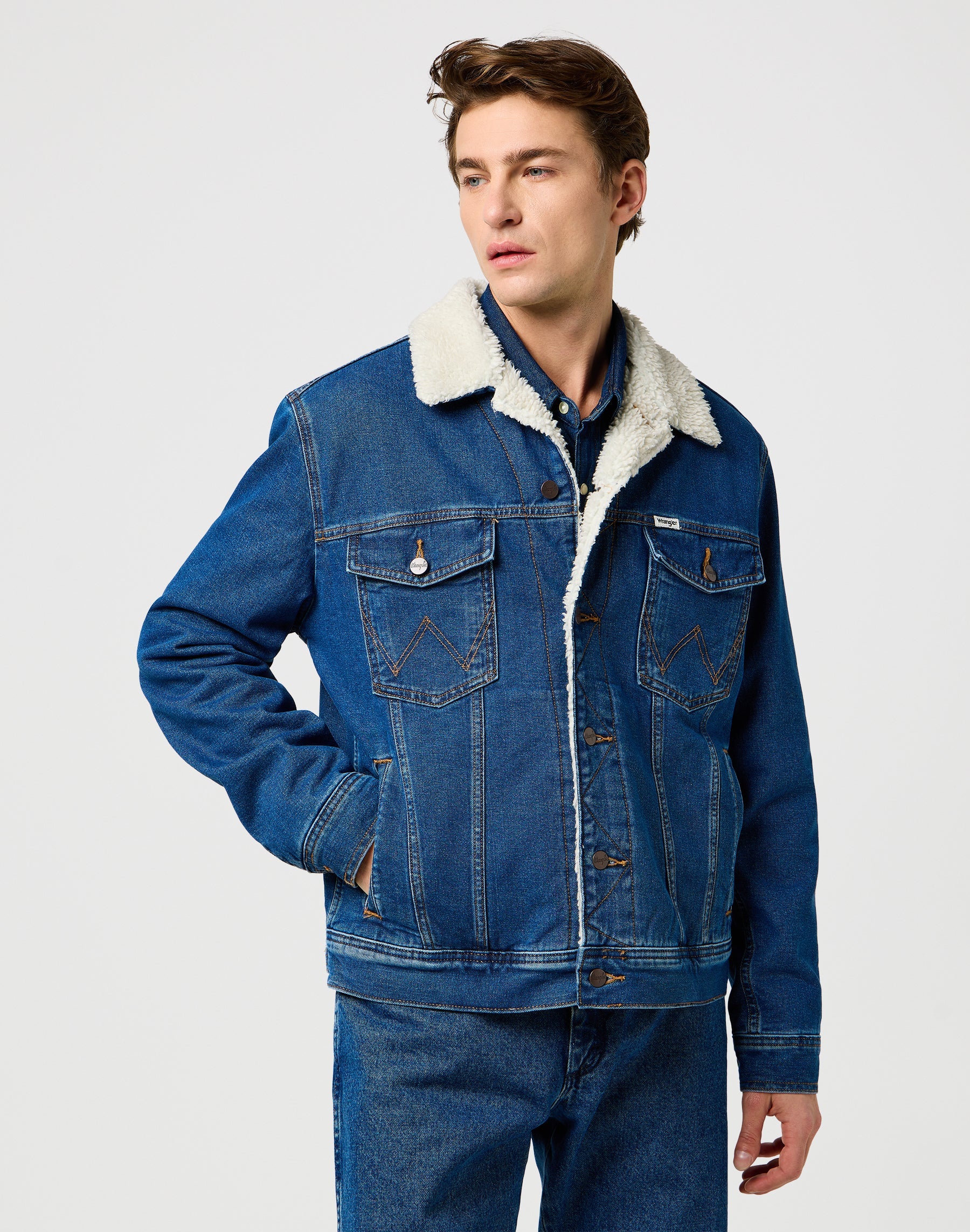 Sherpa Classic Jacket in Mid Stone Jacken Wrangler
