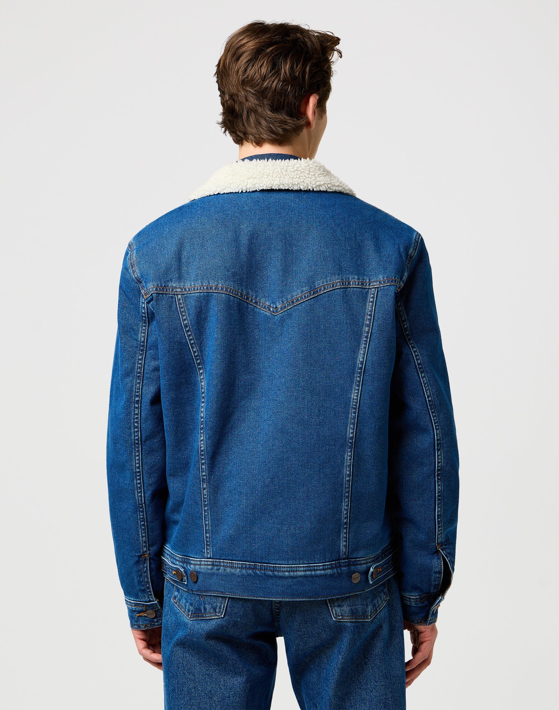 Sherpa Classic Jacket in Mid Stone Jacken Wrangler