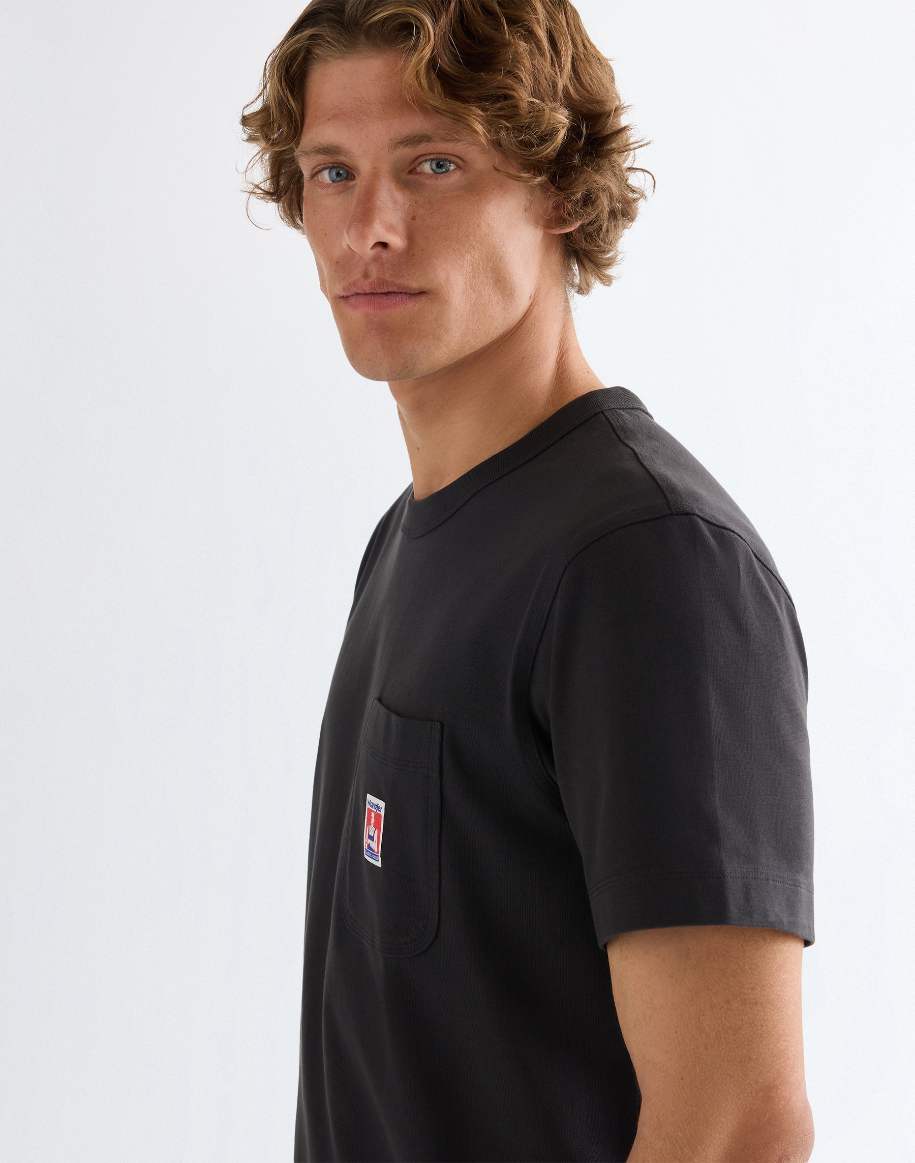 Cj Pocket Tee in Faded Black T-Shirts Wrangler