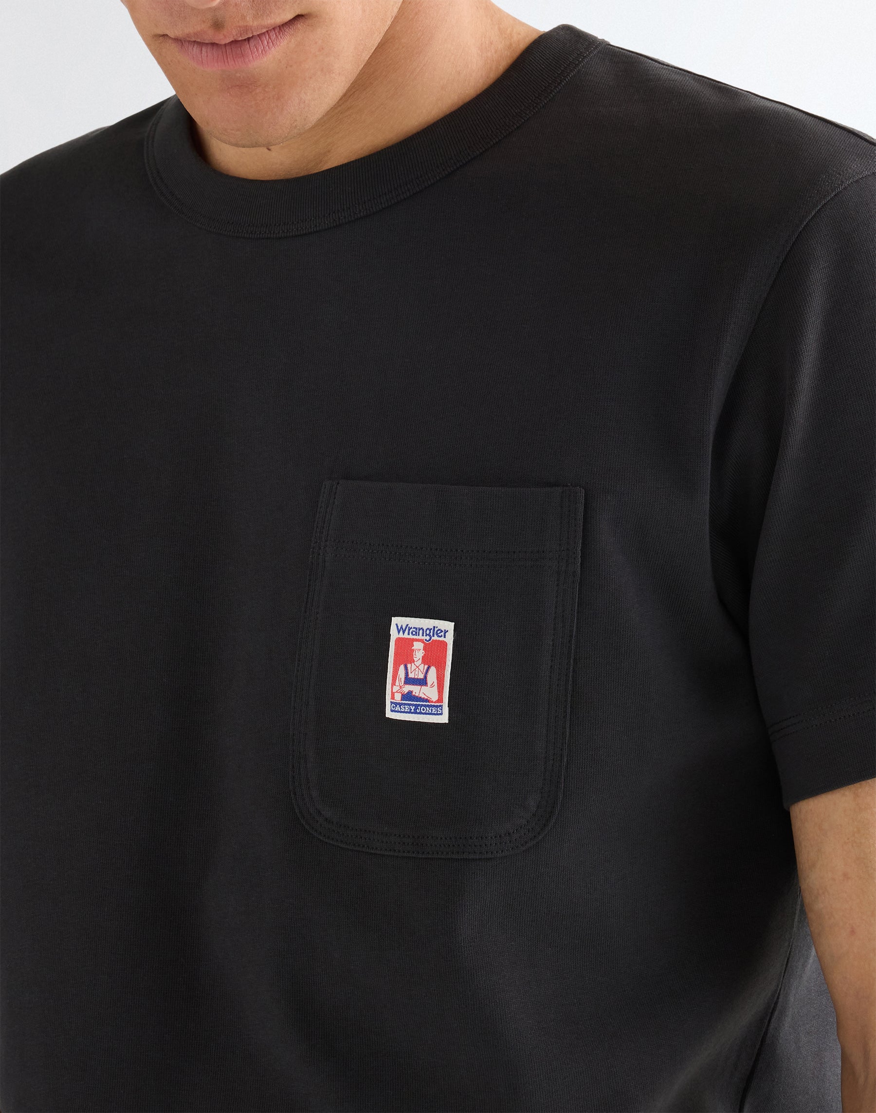 Cj Pocket Tee in Faded Black T-Shirts Wrangler