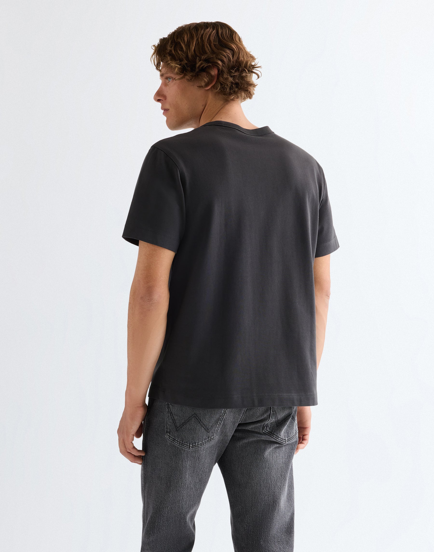 Cj Pocket Tee in Faded Black T-Shirts Wrangler
