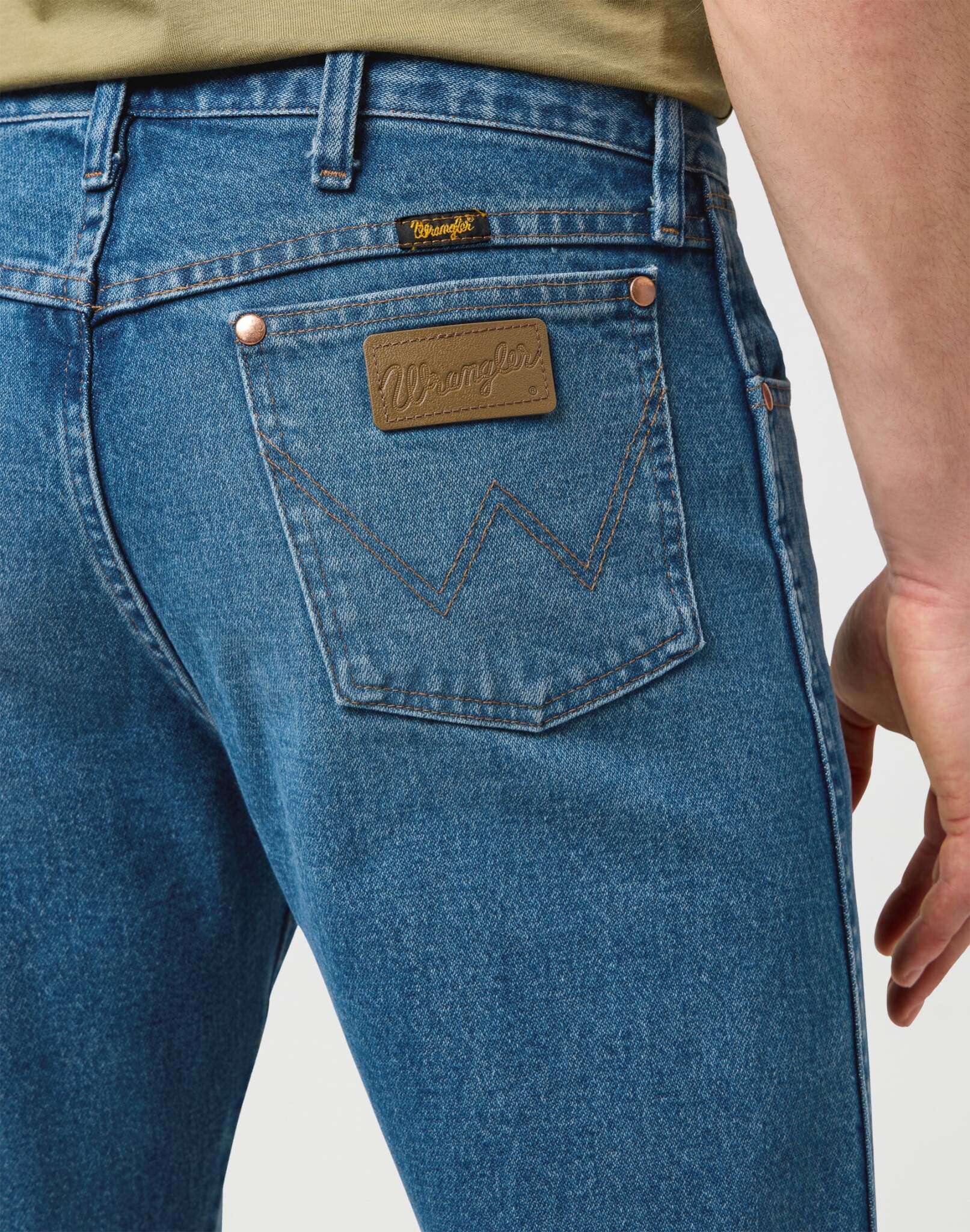 13Mwz in Breeze Hunter Jeans Wrangler