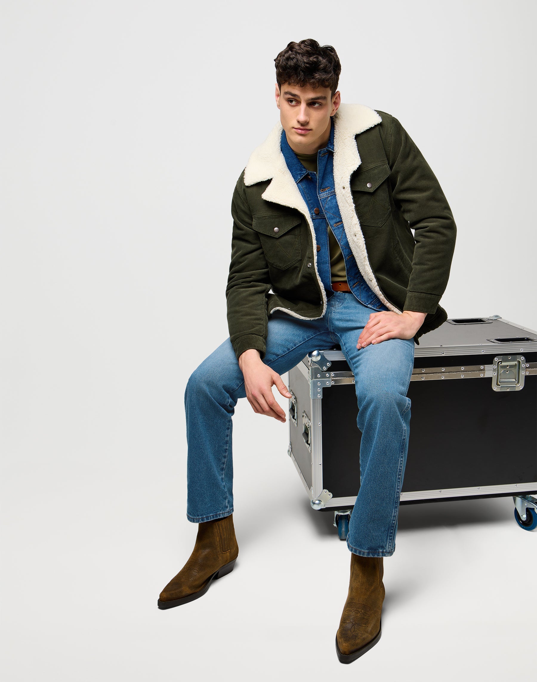 13Mwz in Breeze Hunter Jeans Wrangler