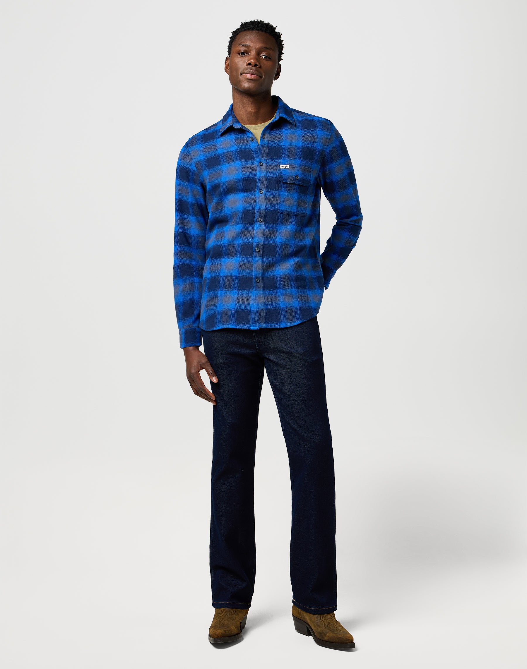 1 Pkt Indigo Shirt in Icy Indigo Hemden Wrangler