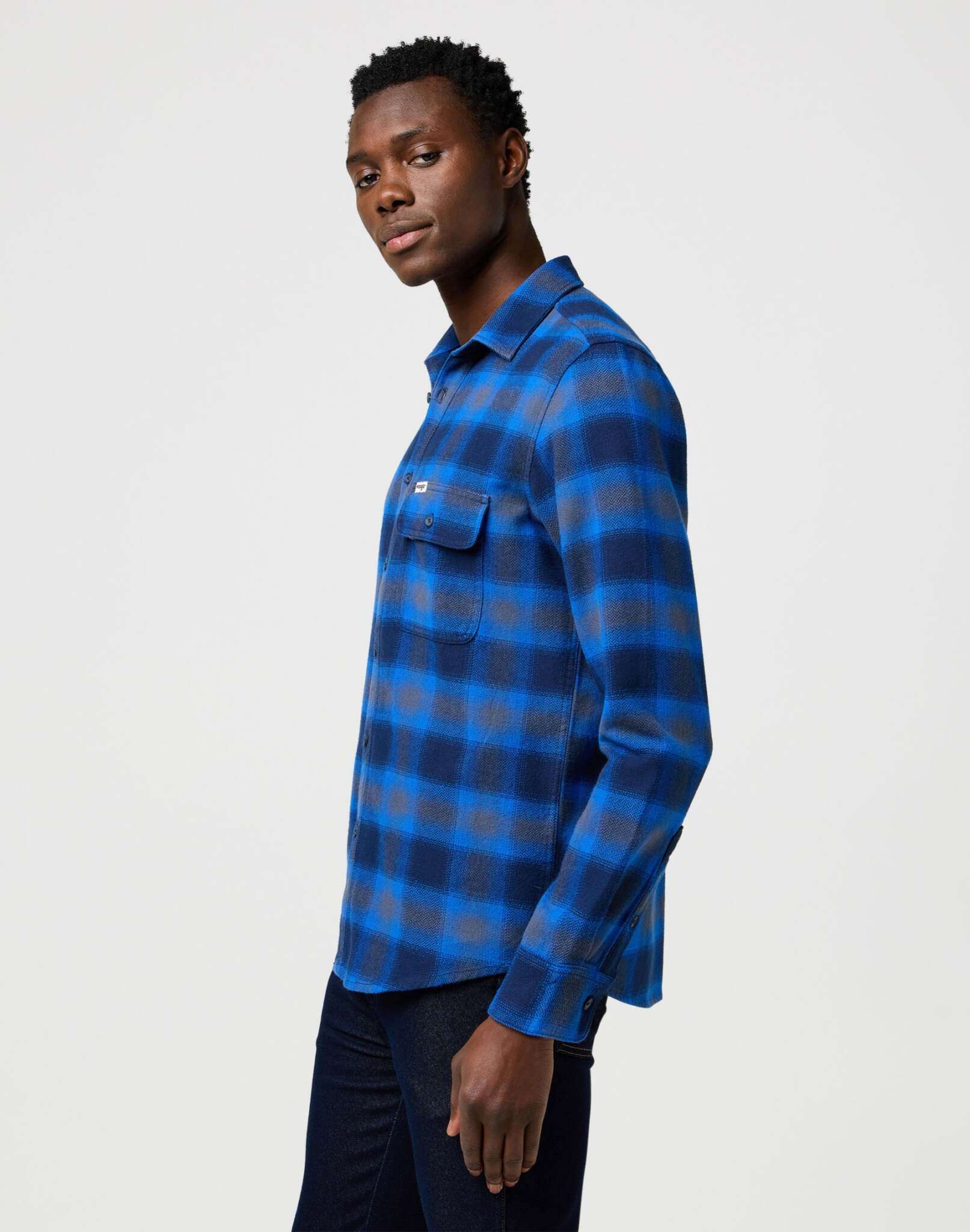 1 Pkt Indigo Shirt in Icy Indigo Hemden Wrangler