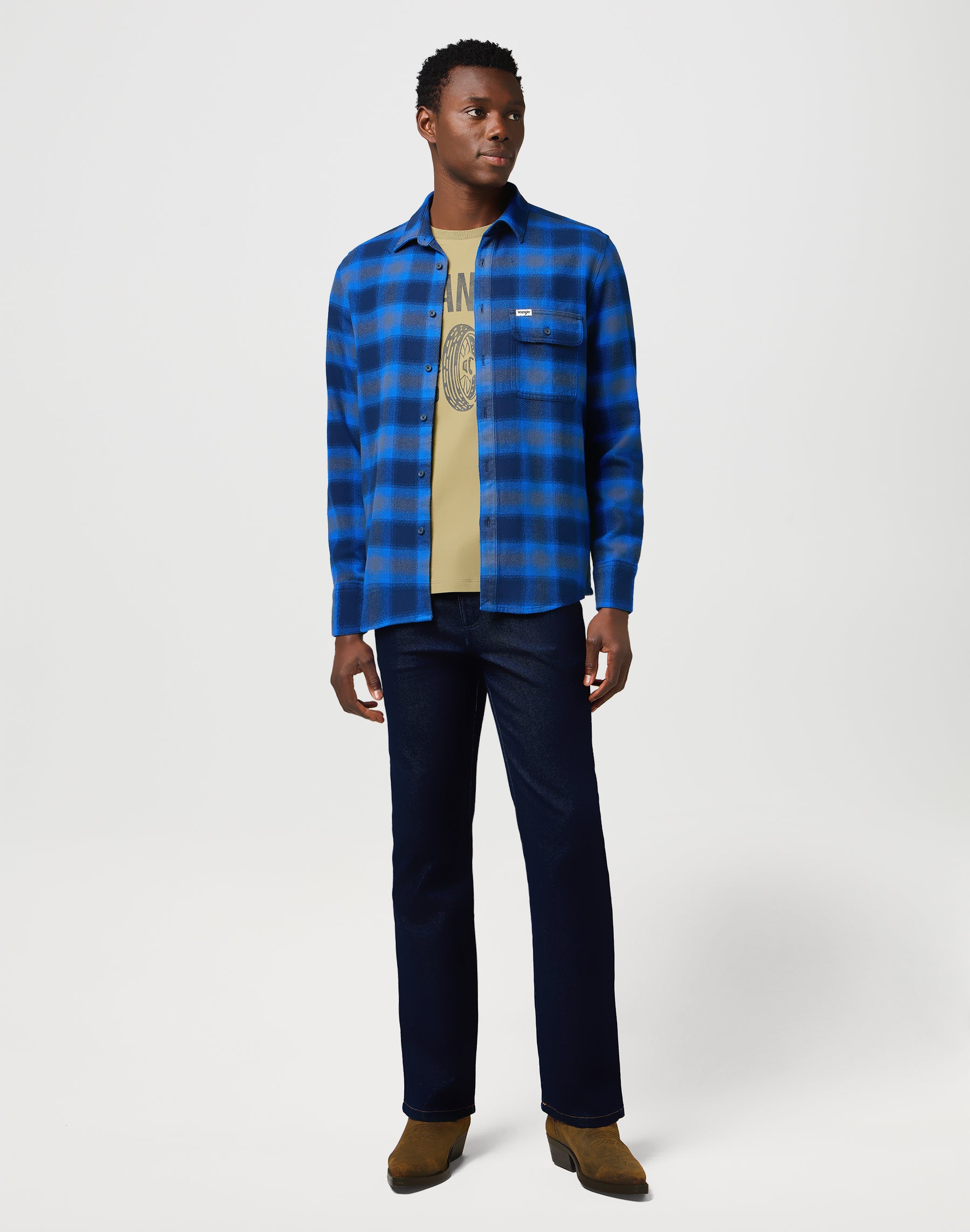 1 Pkt Indigo Shirt in Icy Indigo Hemden Wrangler