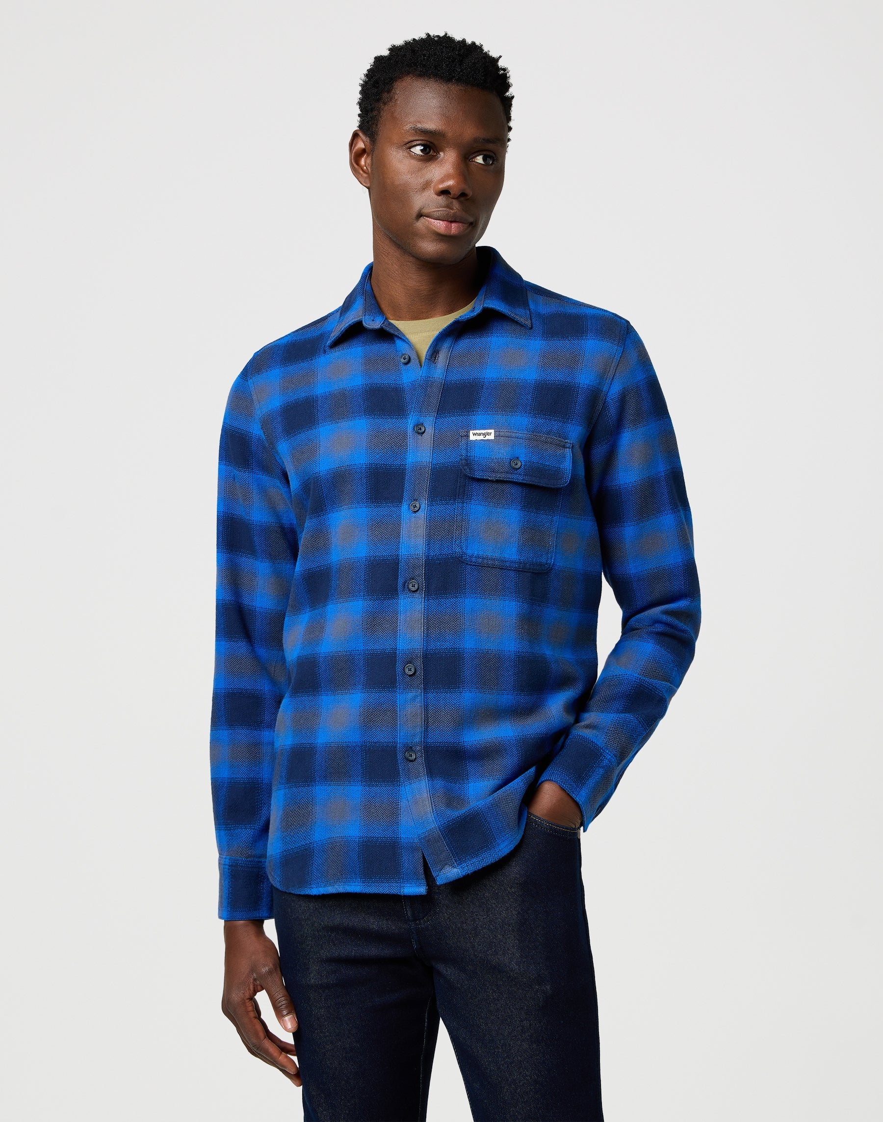 1 Pkt Indigo Shirt in Icy Indigo Hemden Wrangler