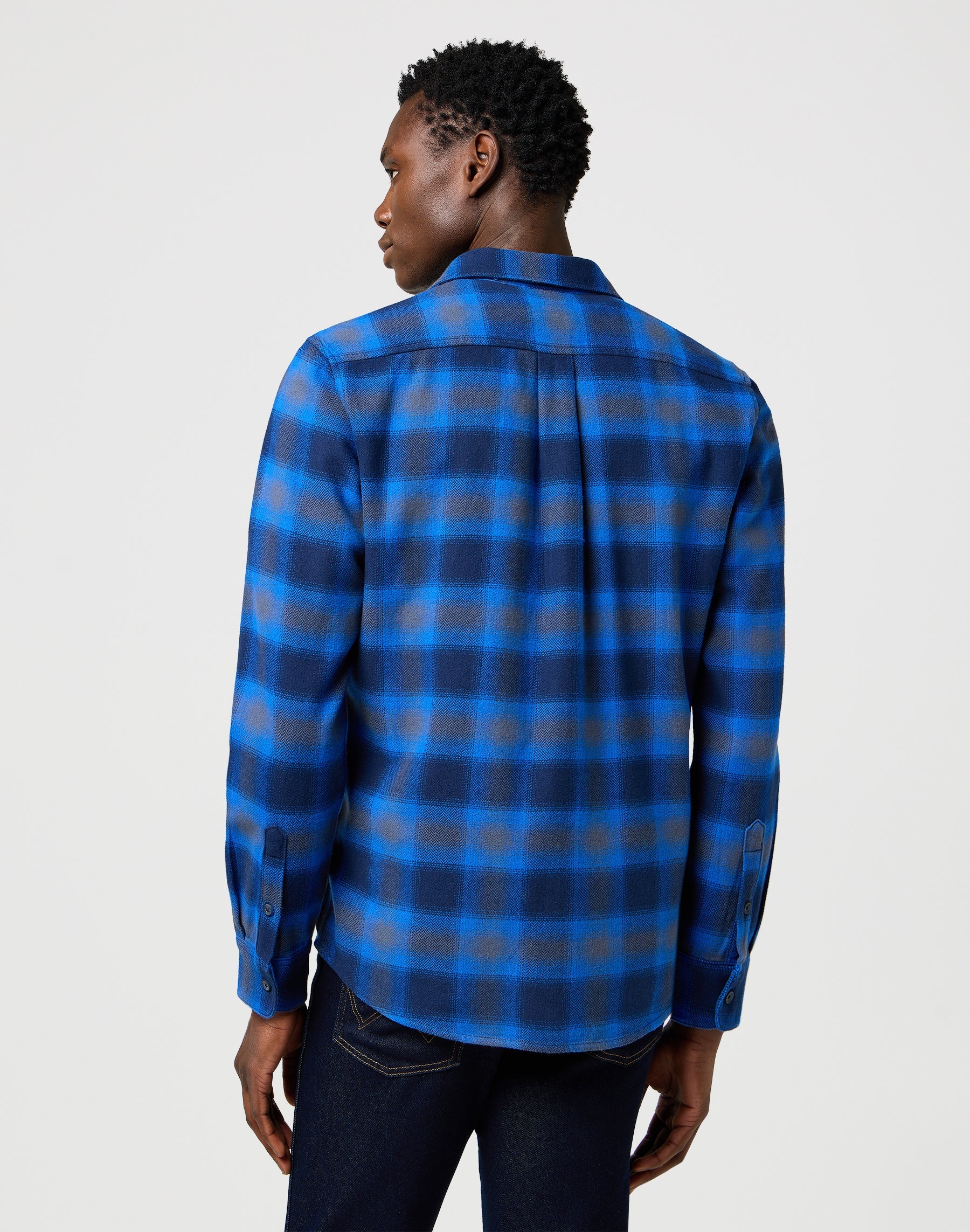1 Pkt Indigo Shirt in Icy Indigo Hemden Wrangler