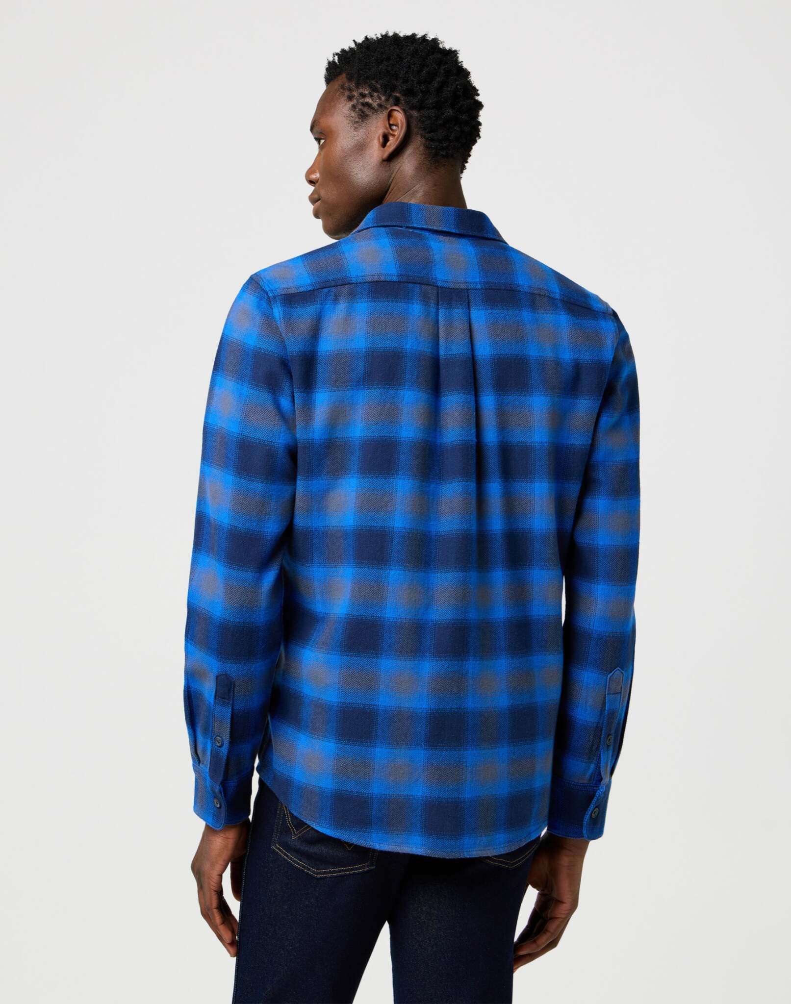 1 Pkt Indigo Shirt in Icy Indigo Hemden Wrangler