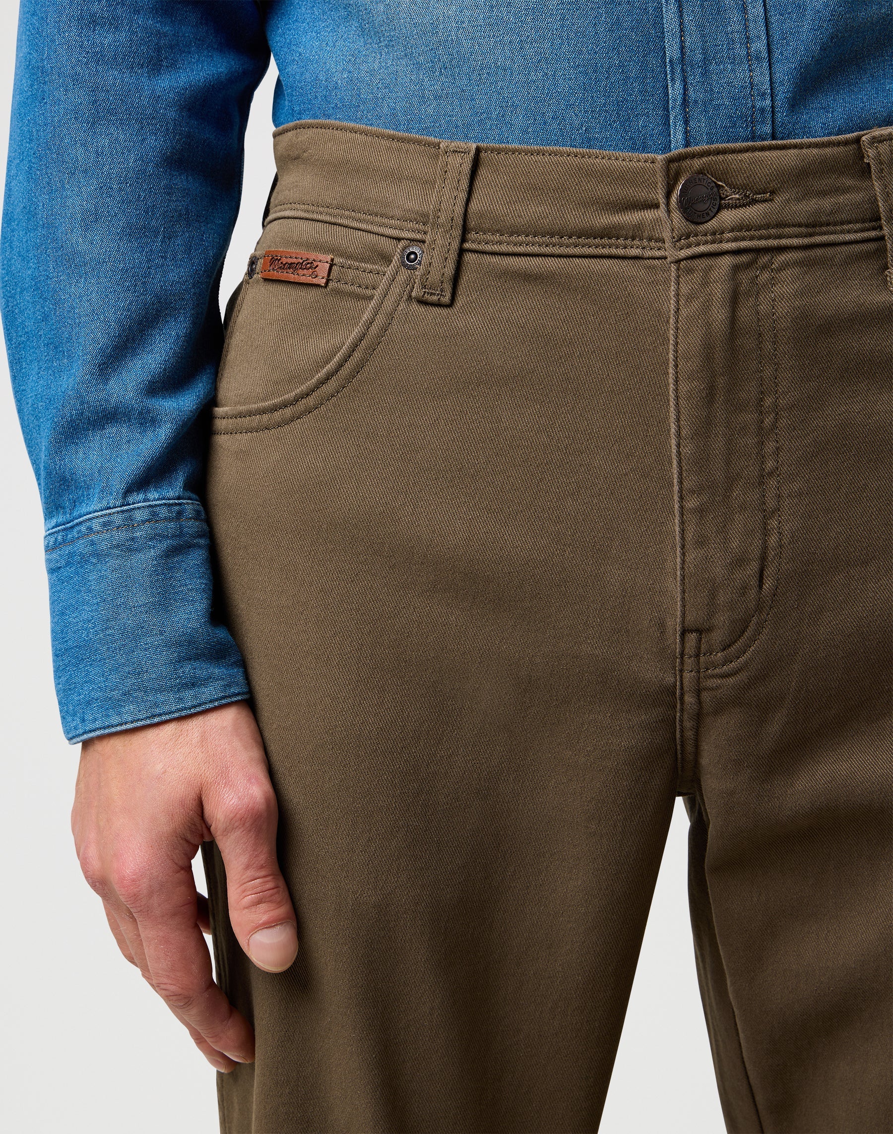 Texas in Tarmac Hosen Wrangler