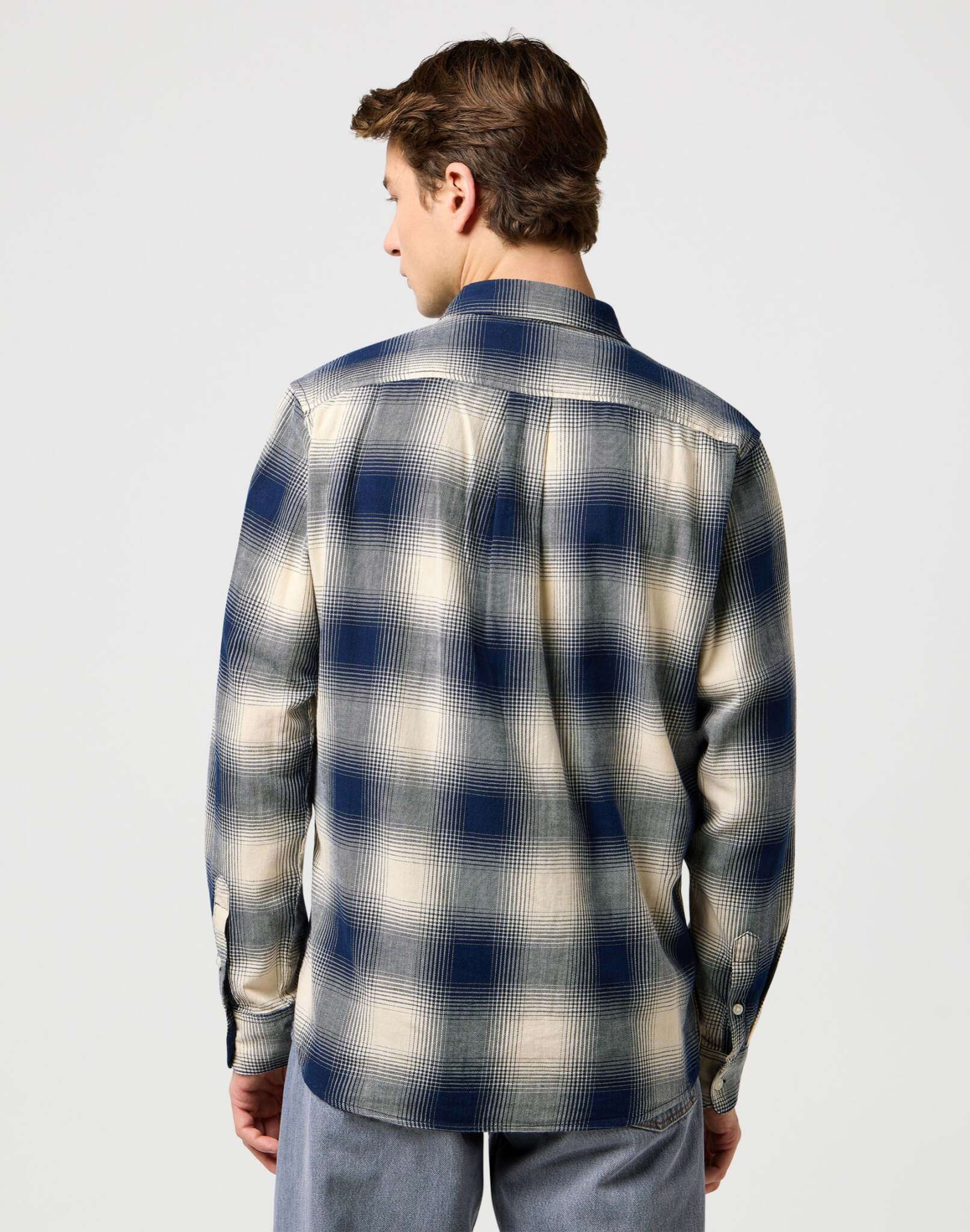 1 Pkt Indigo Shirt in Dusty Blue Hemden Wrangler