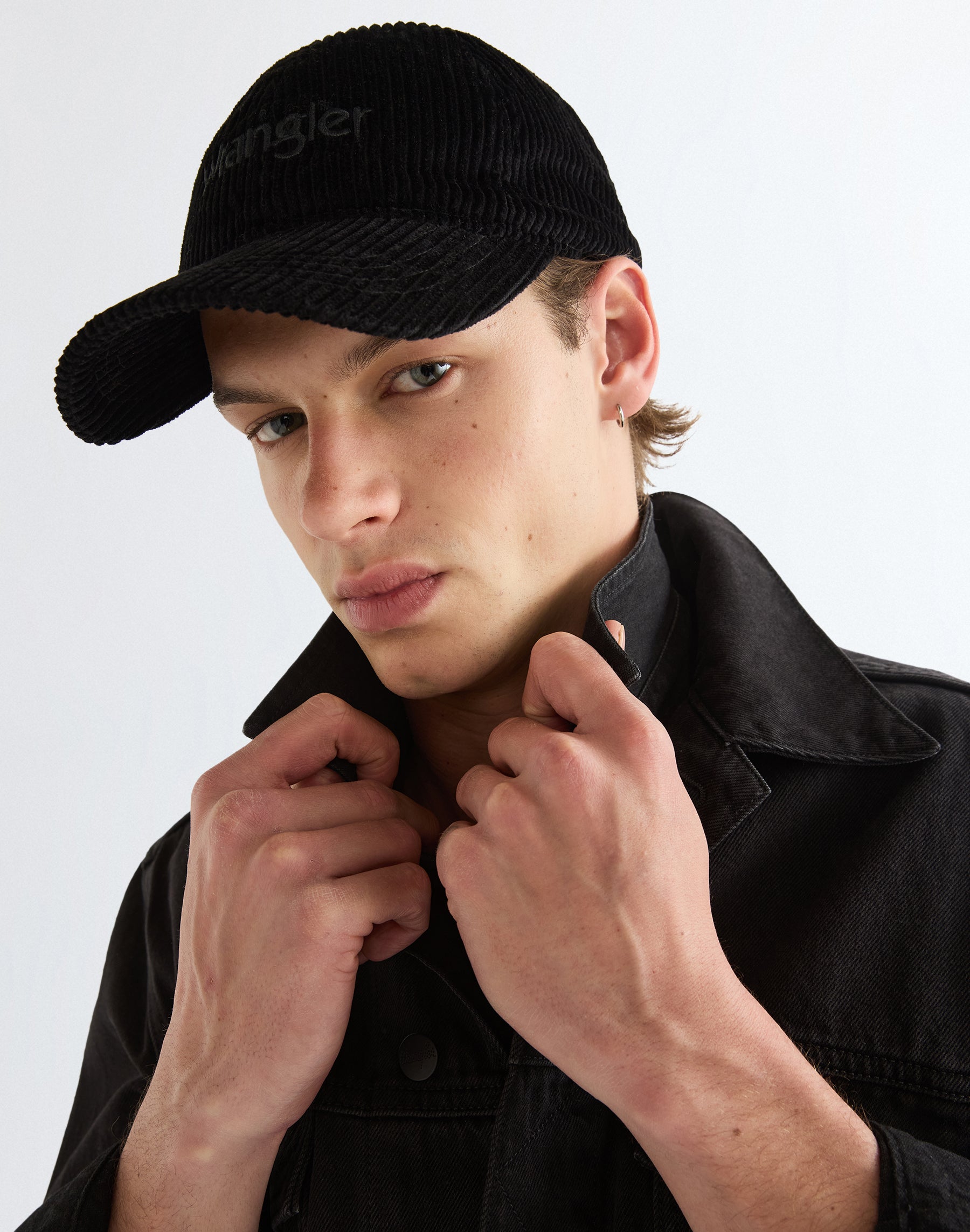Cap Corduroy in Black Caps Wrangler