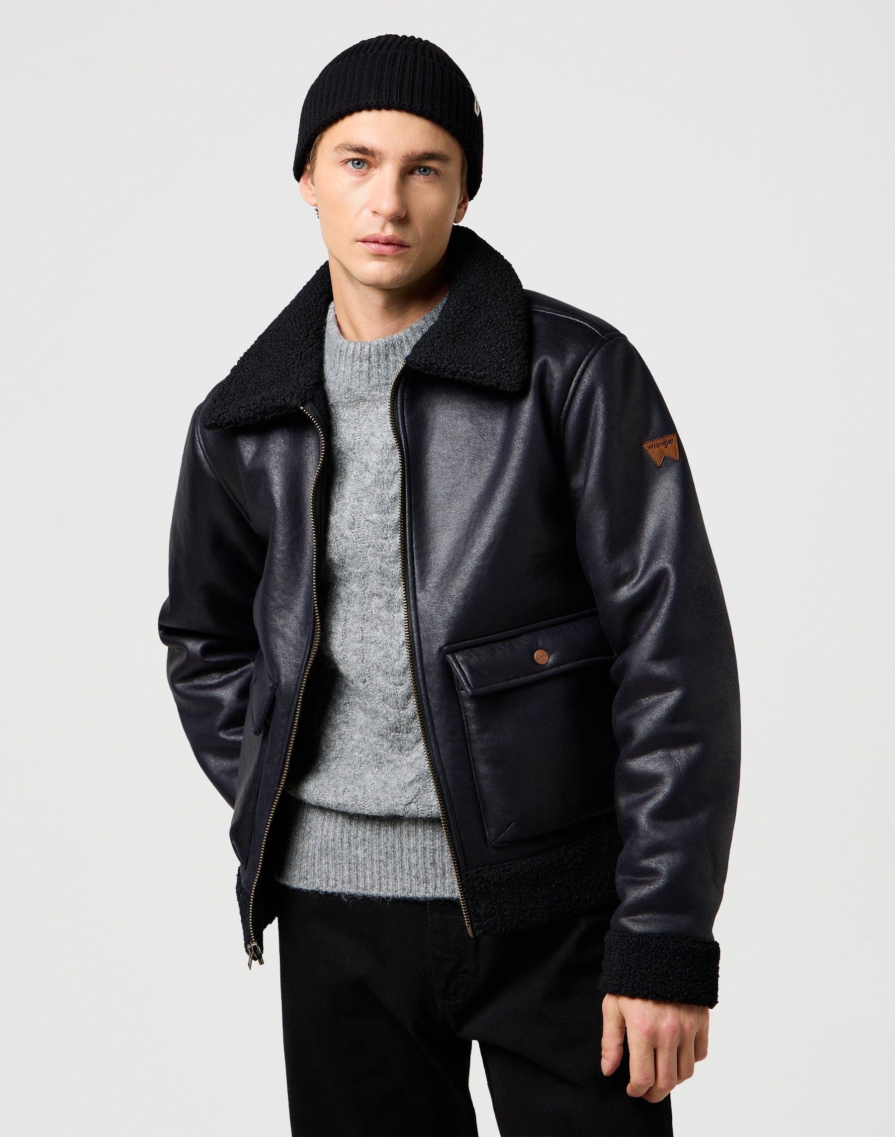 Sign Off Beanie in Black Mützen Wrangler