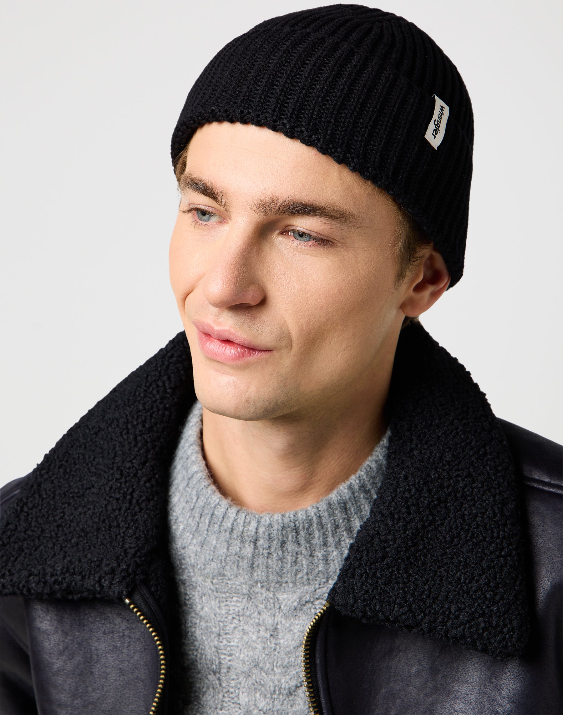 Sign Off Beanie in Black Mützen Wrangler