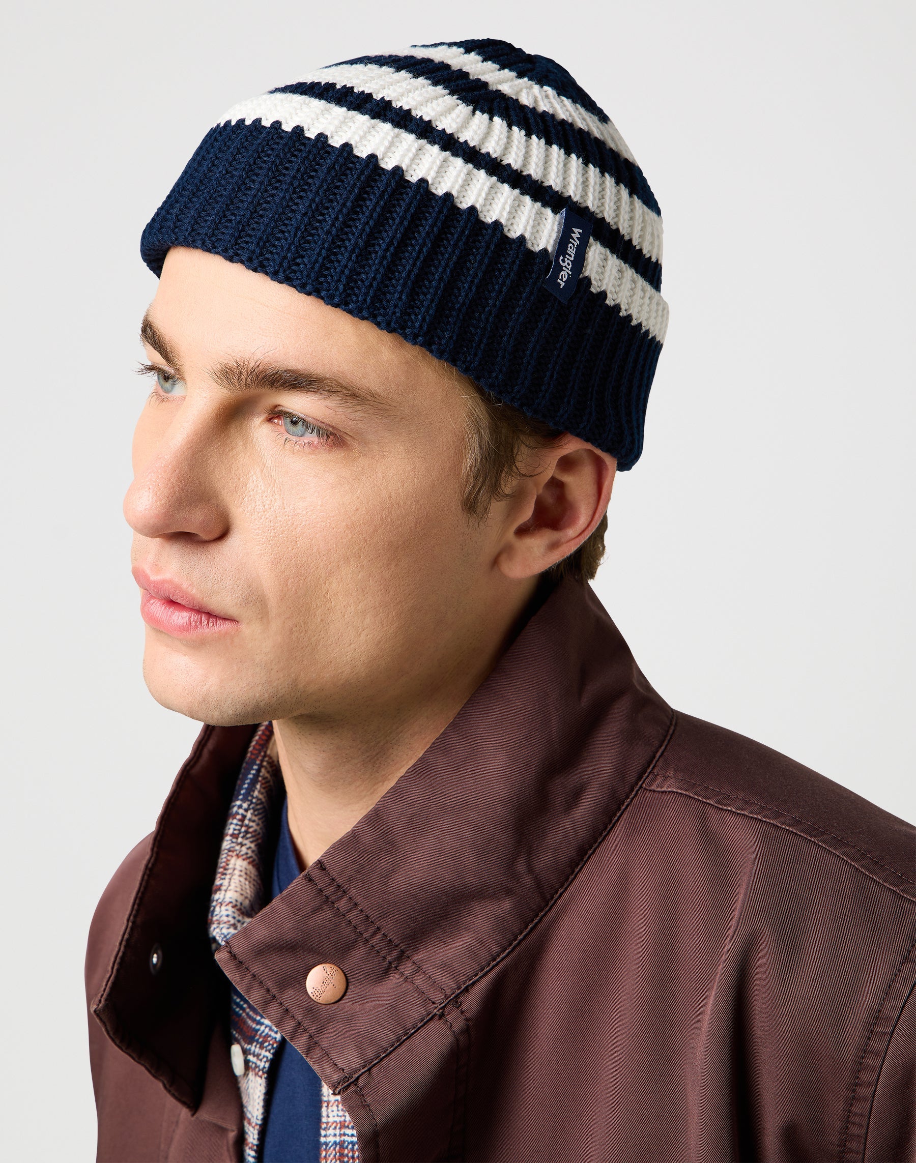Striped Beanie in Dark Navy Mützen Wrangler