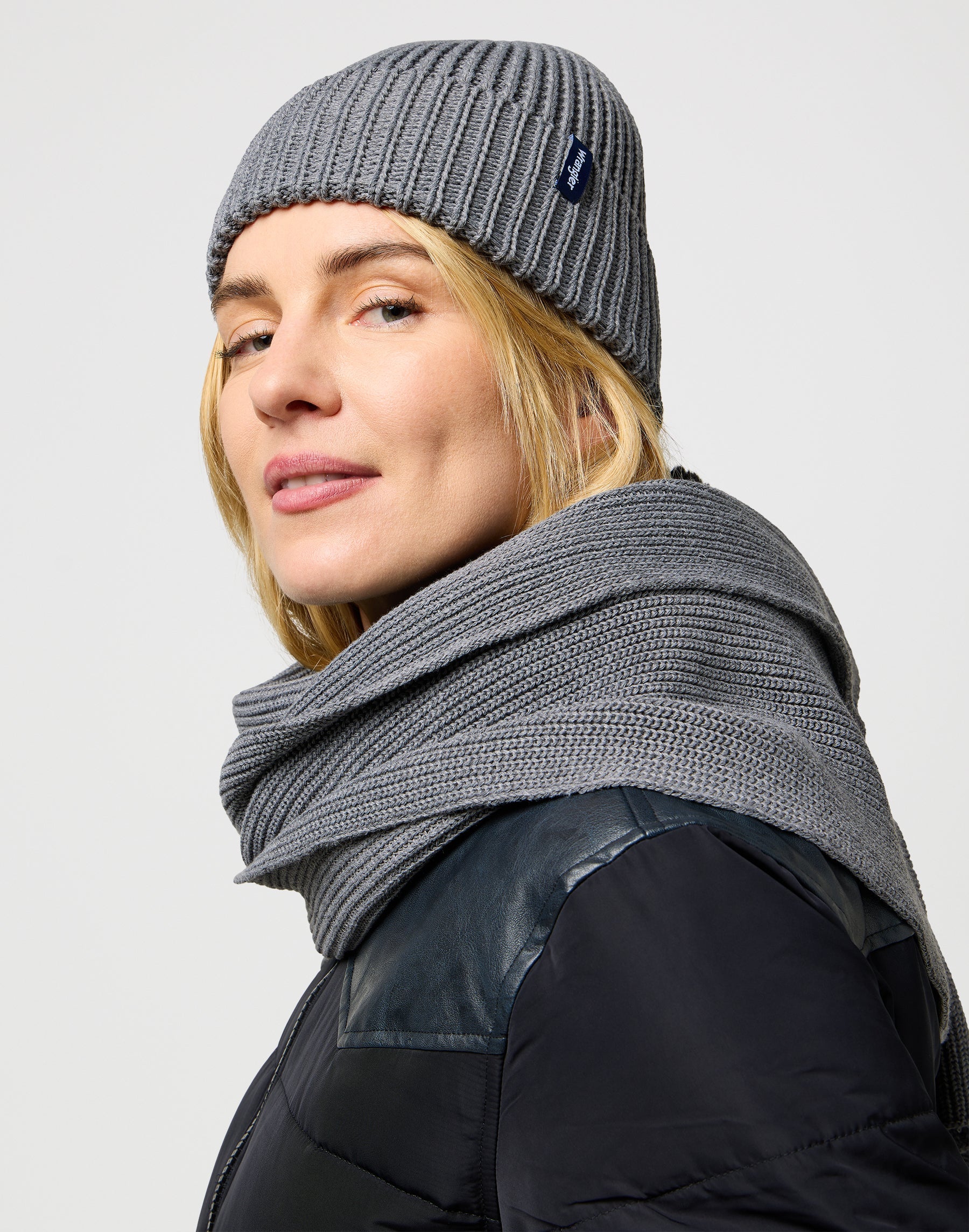 Scarf Beanie Set in Mid Grey Mel Schals Wrangler