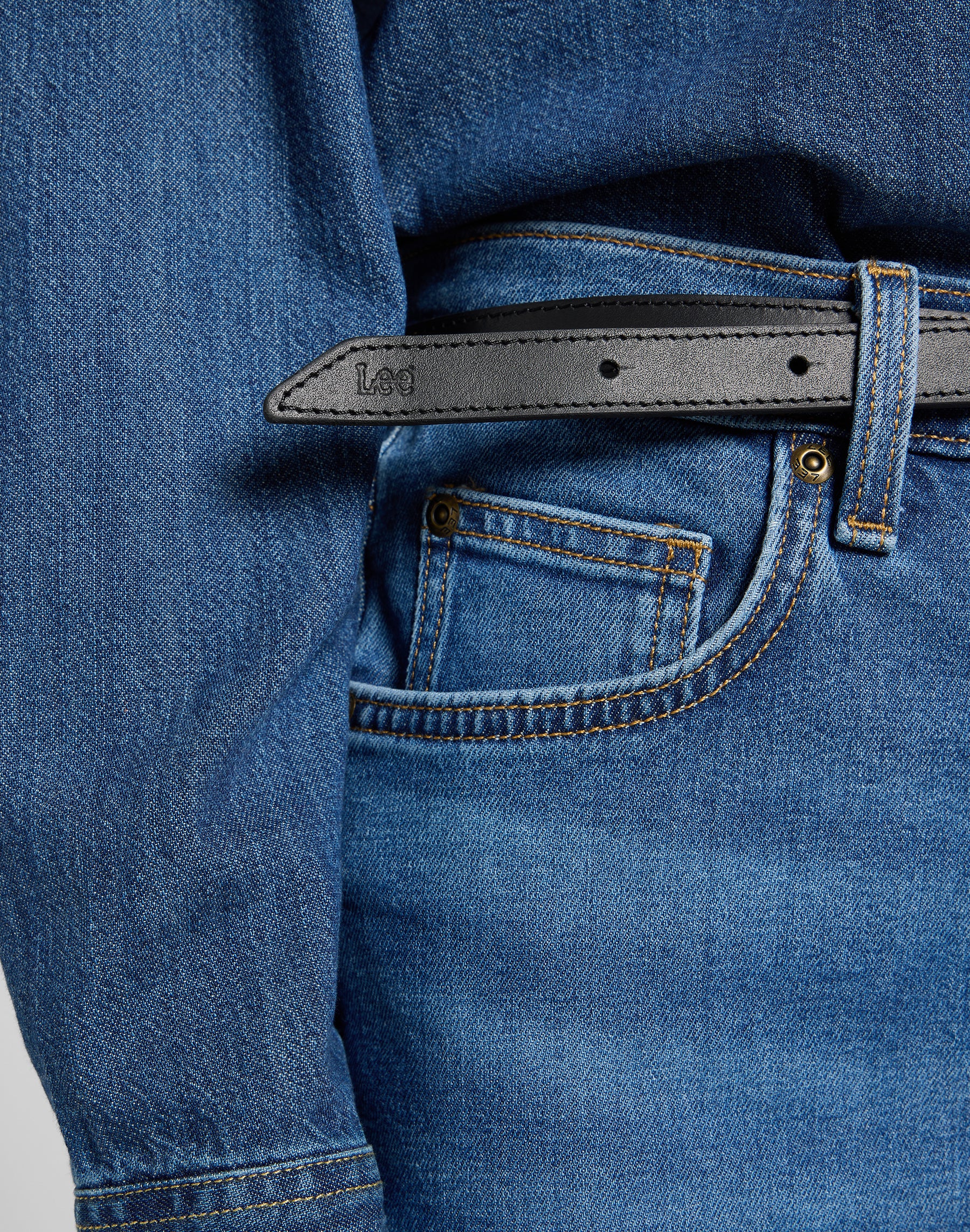 Loop Belt in Black Gürtel Lee