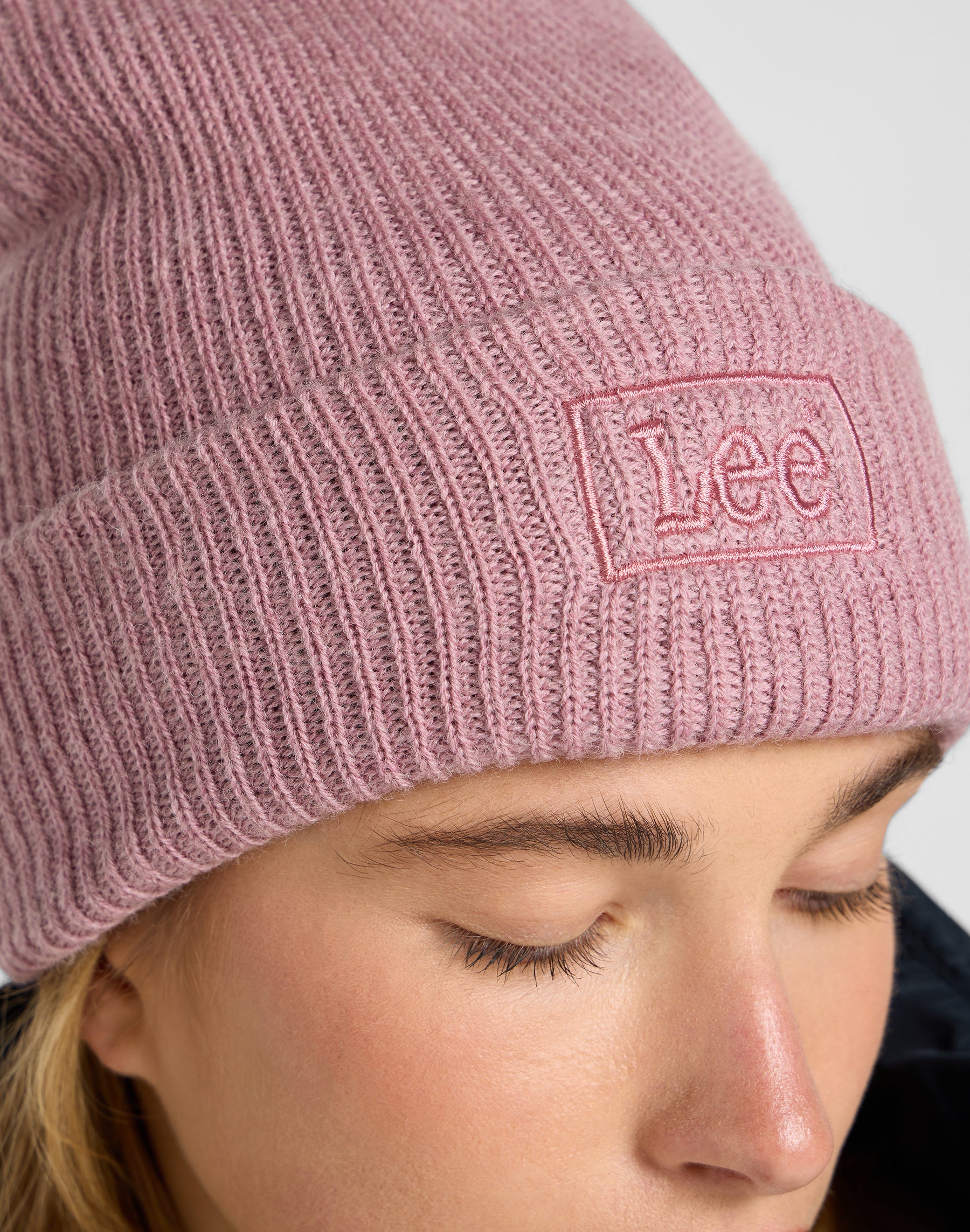 Core Beanie in Plumberry Mützen Lee