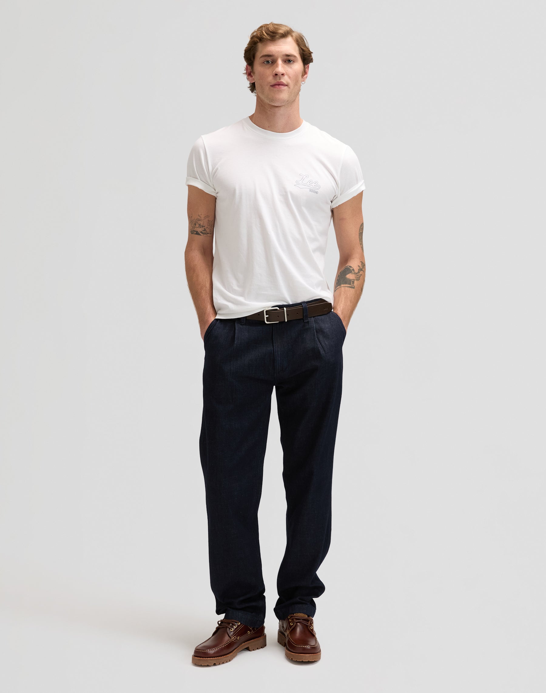 Pleated Chino in Rinse Hosen Lee