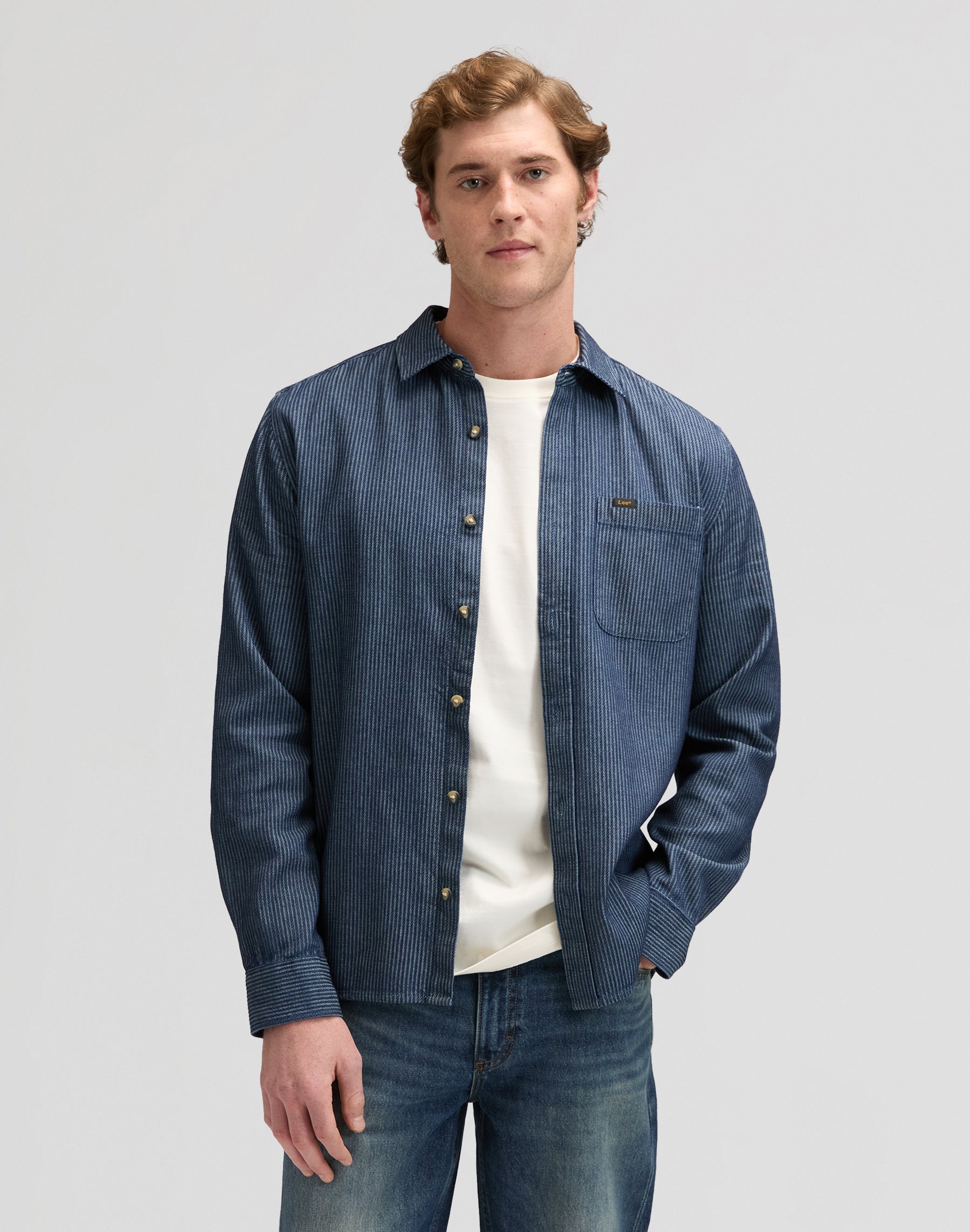 Leesure Shirt in Indigo Railroad Texture Hemden Lee