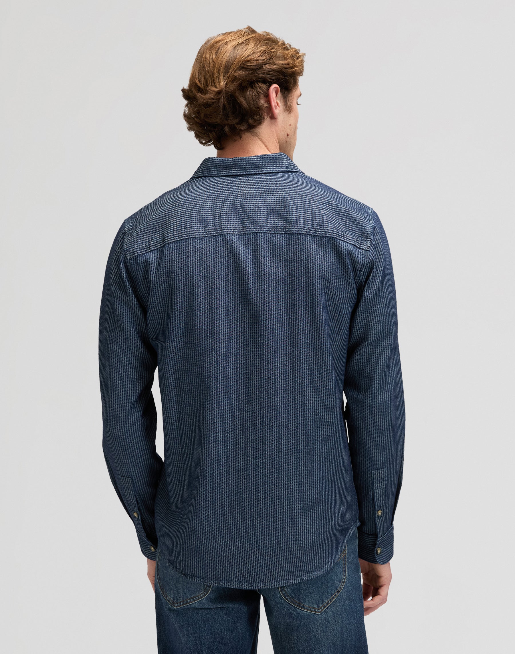 Leesure Shirt in Indigo Railroad Texture Hemden Lee