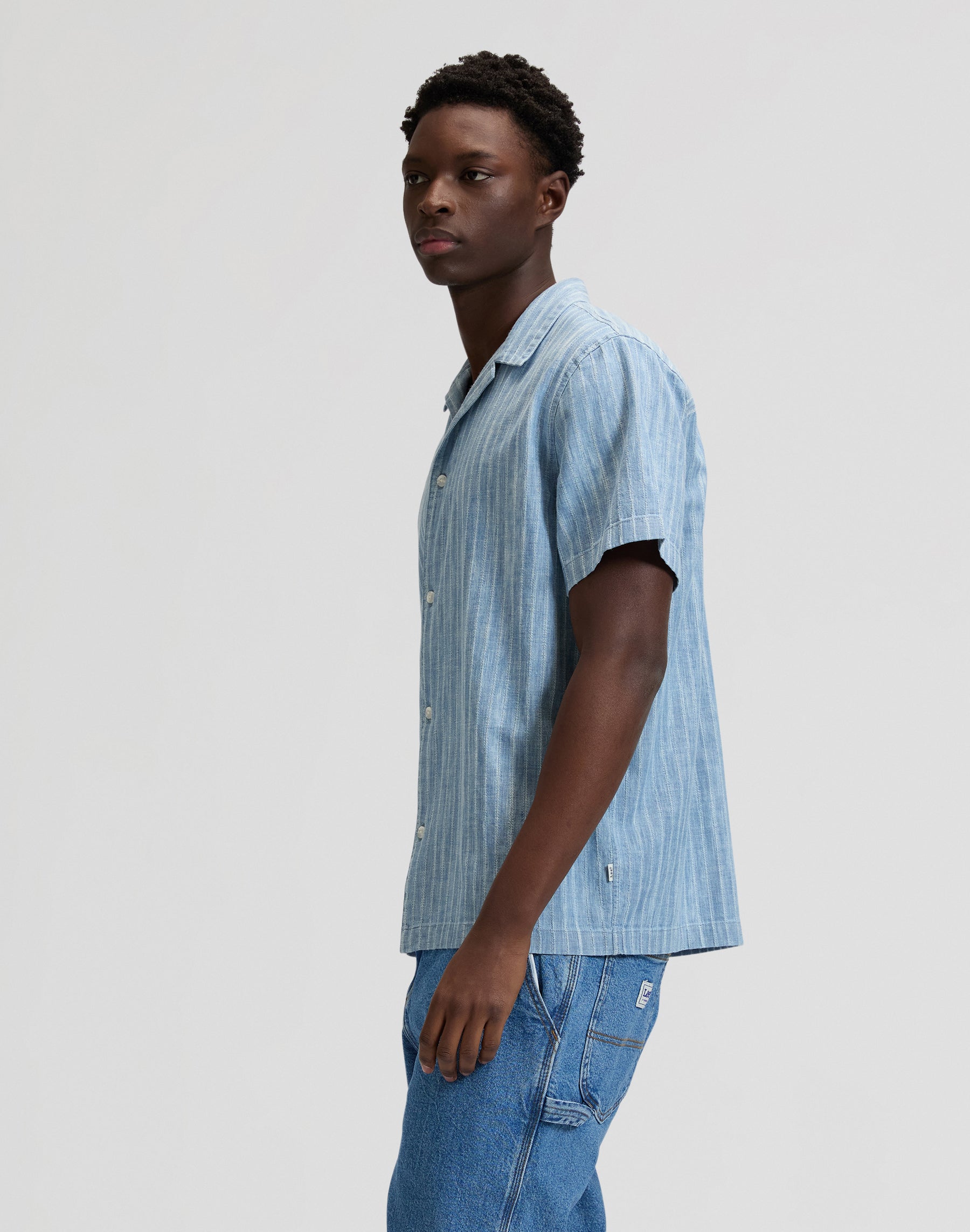 Novelty Resort Shirt in Mid Wash Hemden Lee