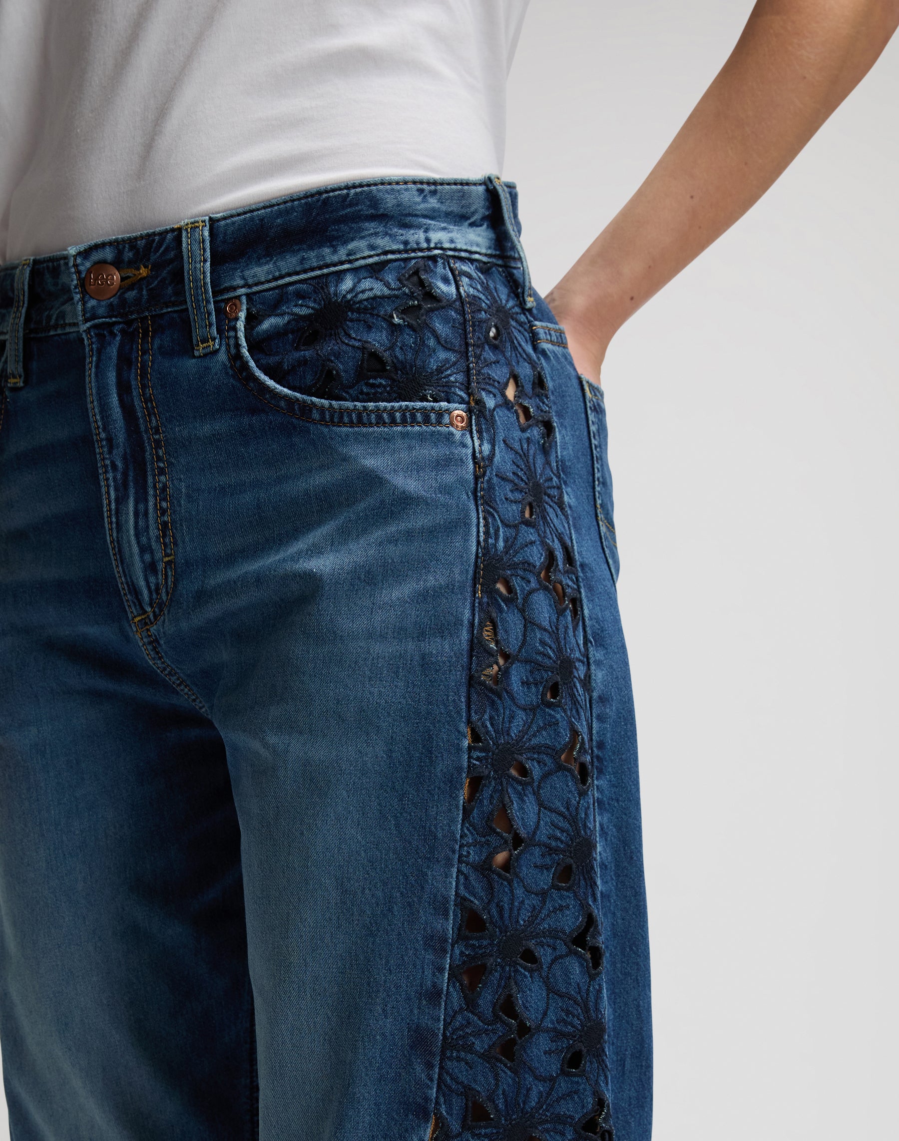 Rider Barrel in Blue Royalty Jeans Lee