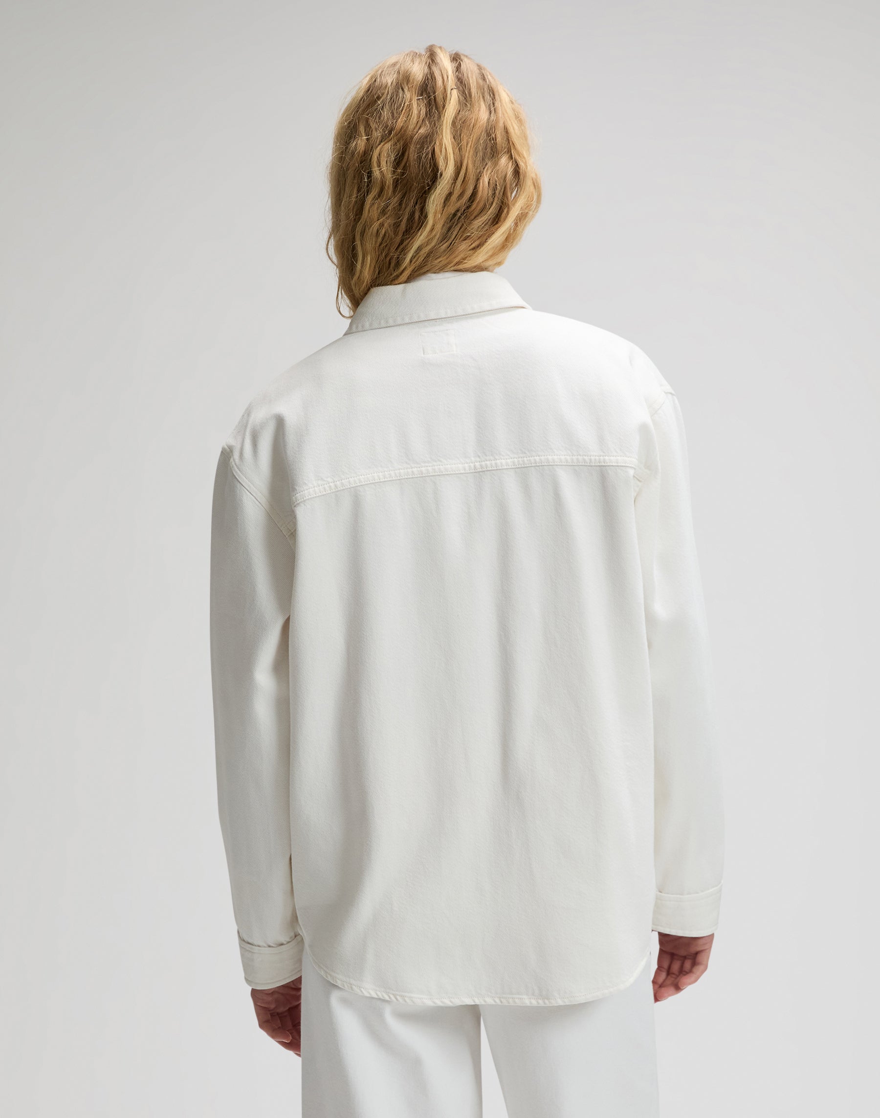 Utility Overshirt in Powder White Hemden Lee