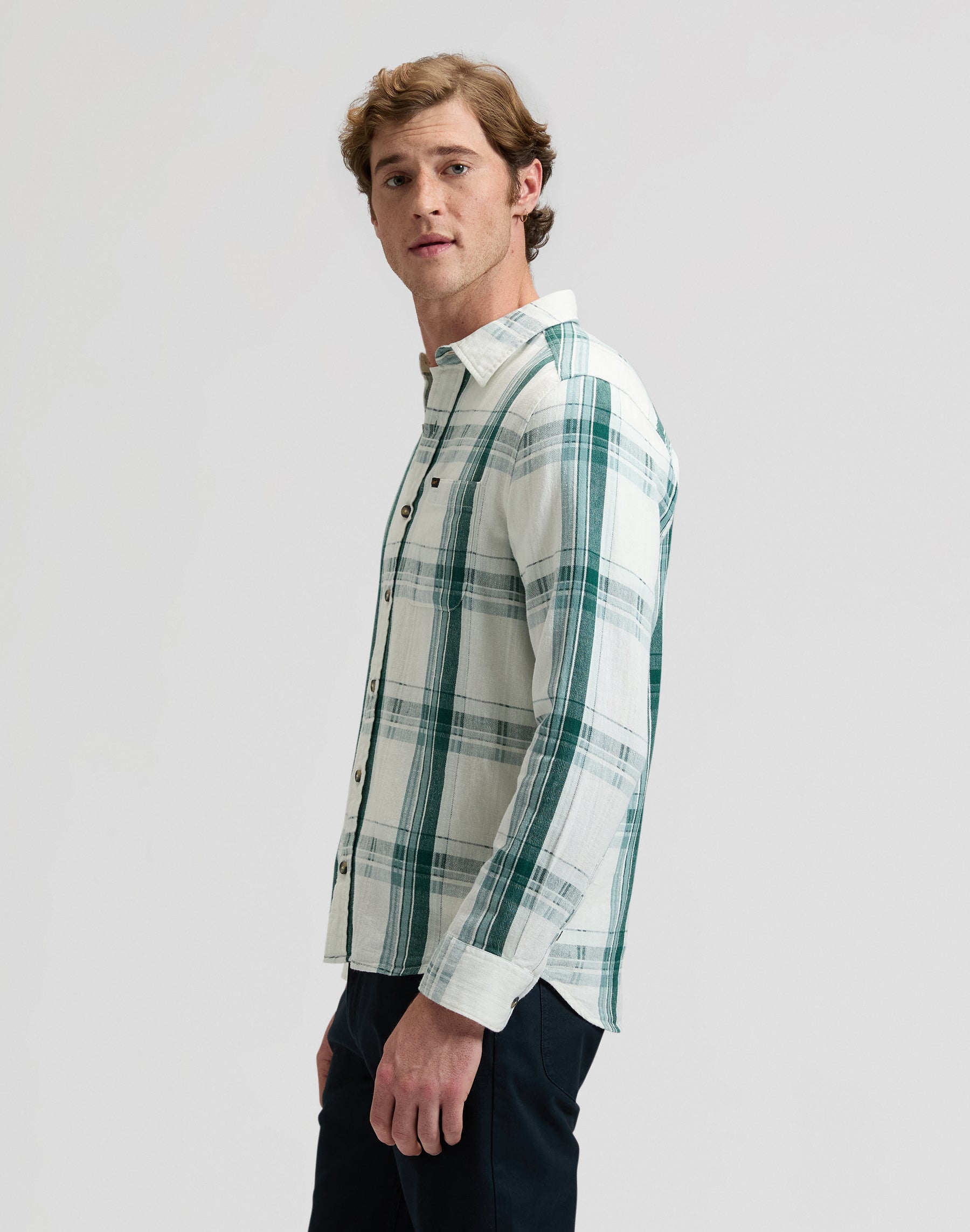 Leesure Shirt in Algae Plaid Hemden Lee