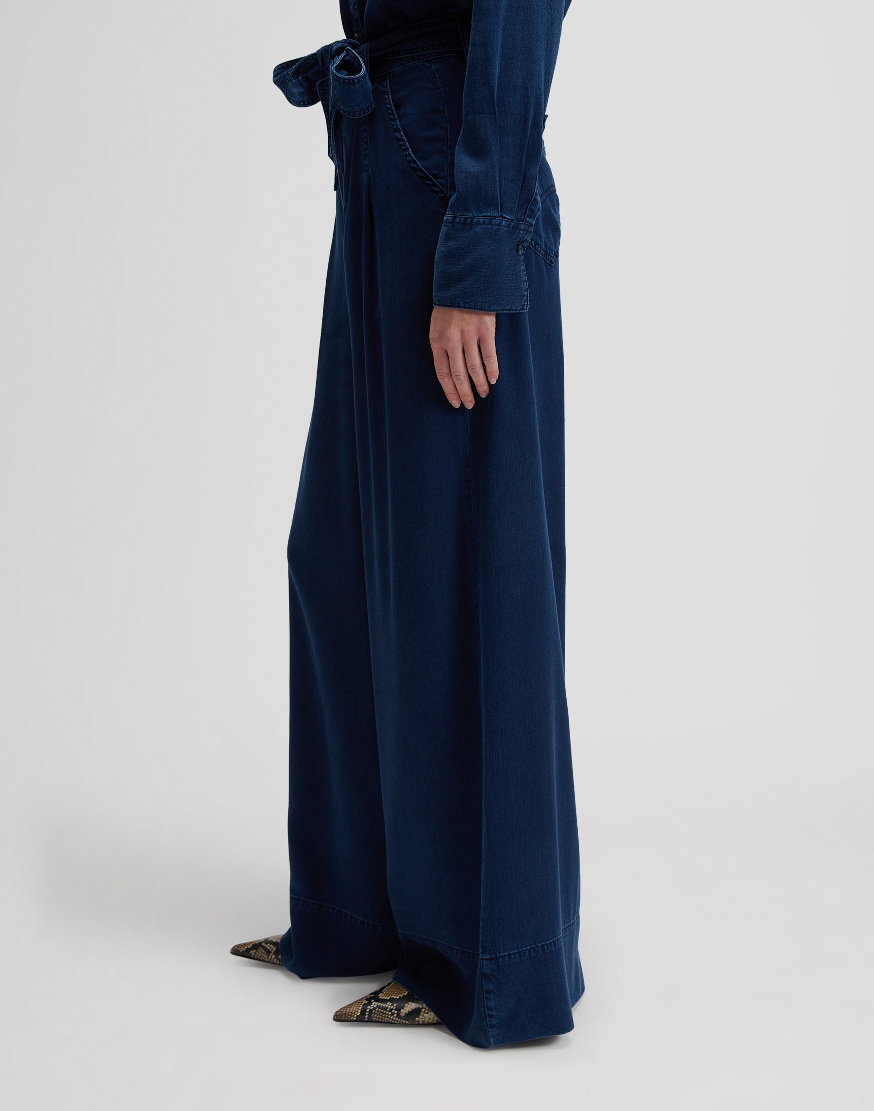 Pleated Wide Leg in Sunset Ride Hosen Lee