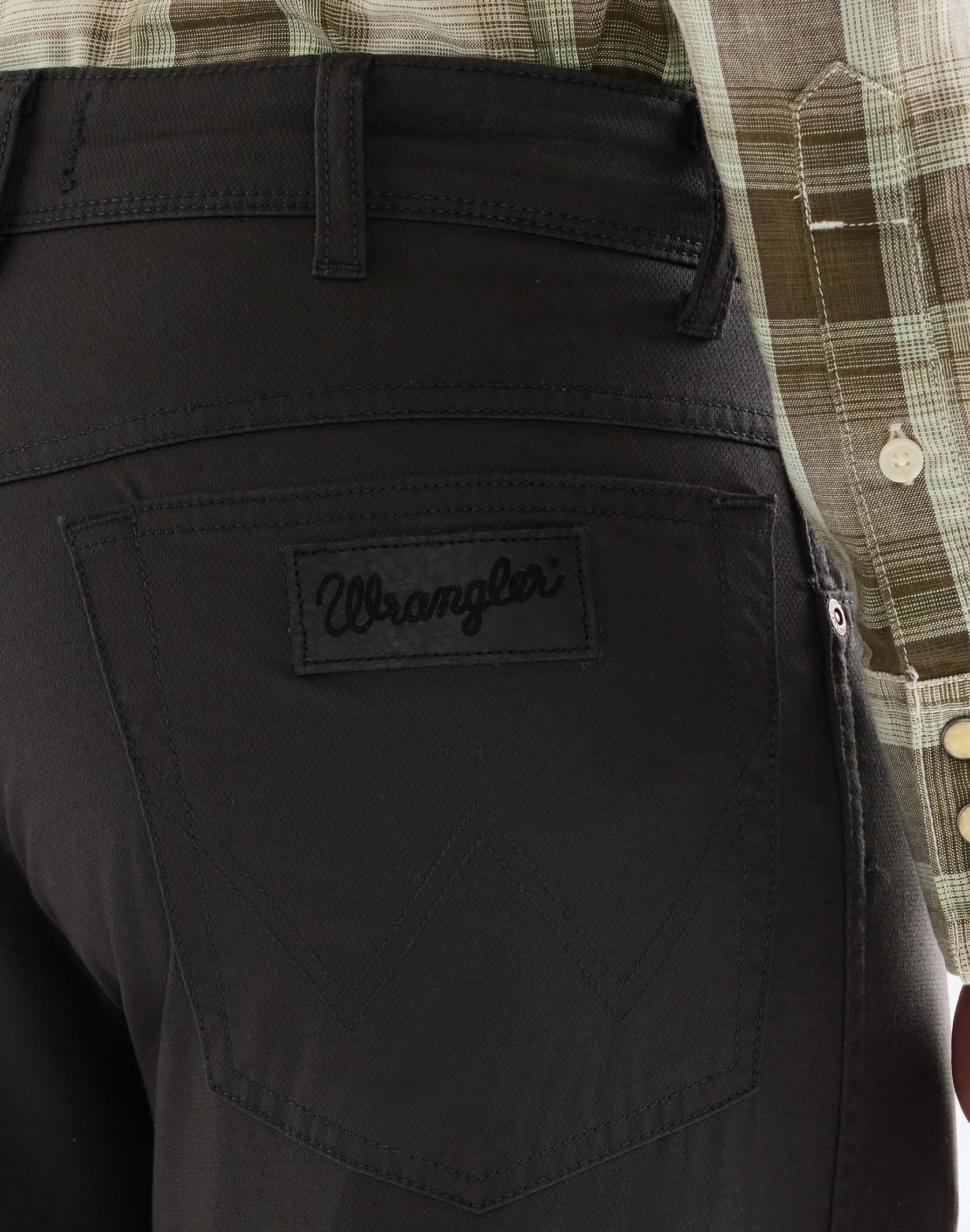 Texas in Faded Black Hosen Wrangler