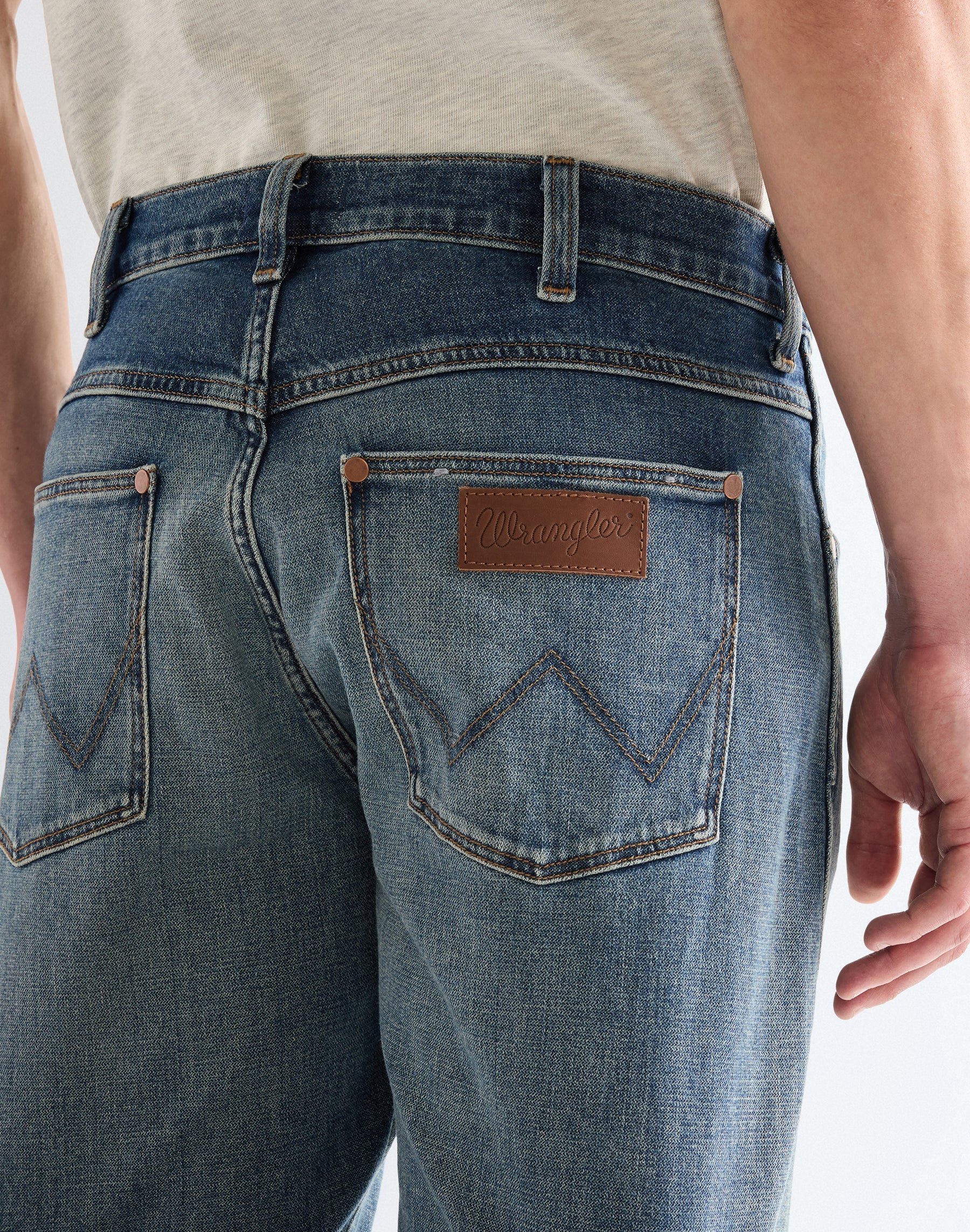 Frontier in Dusk Jeans Wrangler