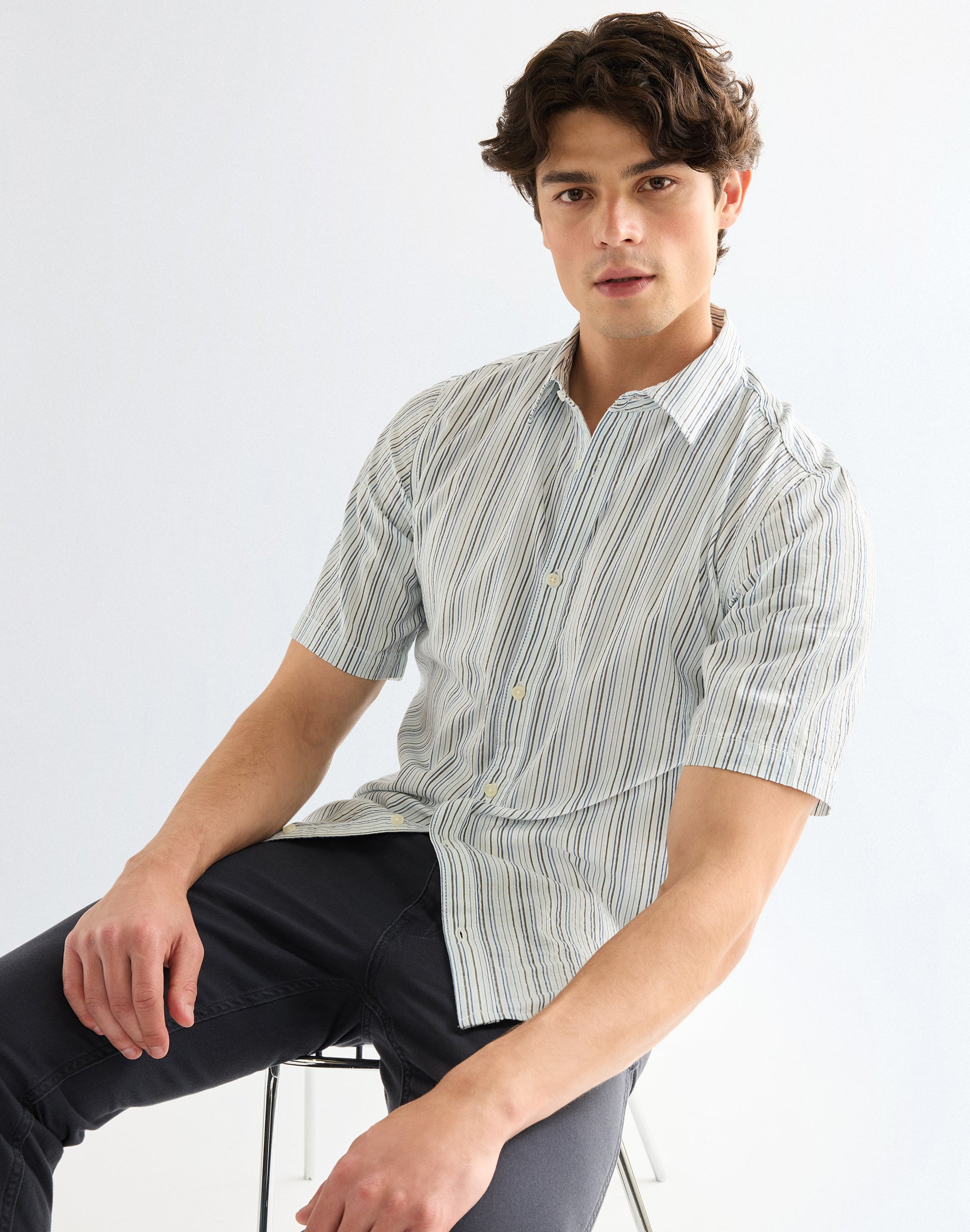 Shortsleeve Shirt in True Navy Hemden Wrangler
